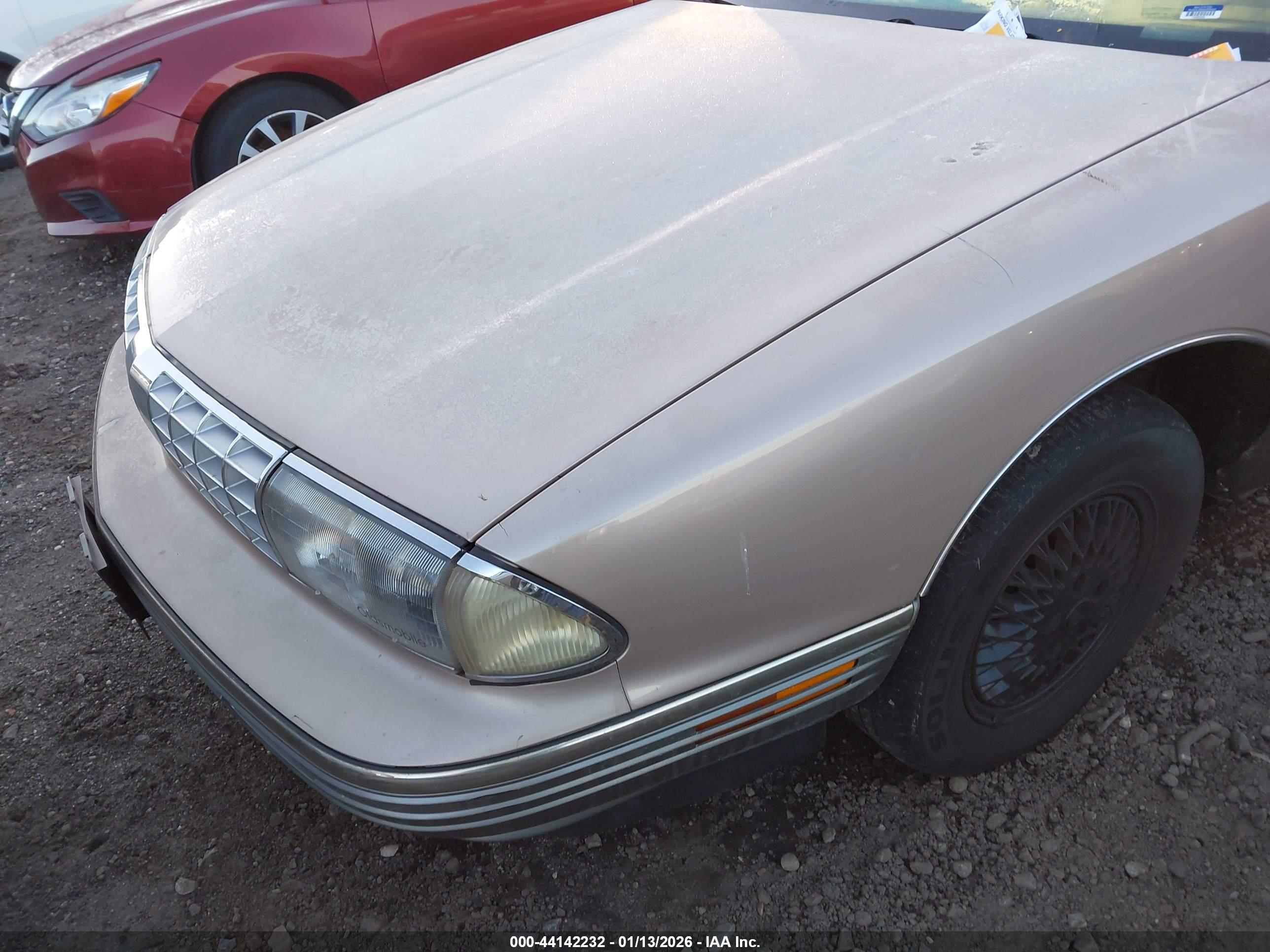 OLDSMOBILE 98 image 6