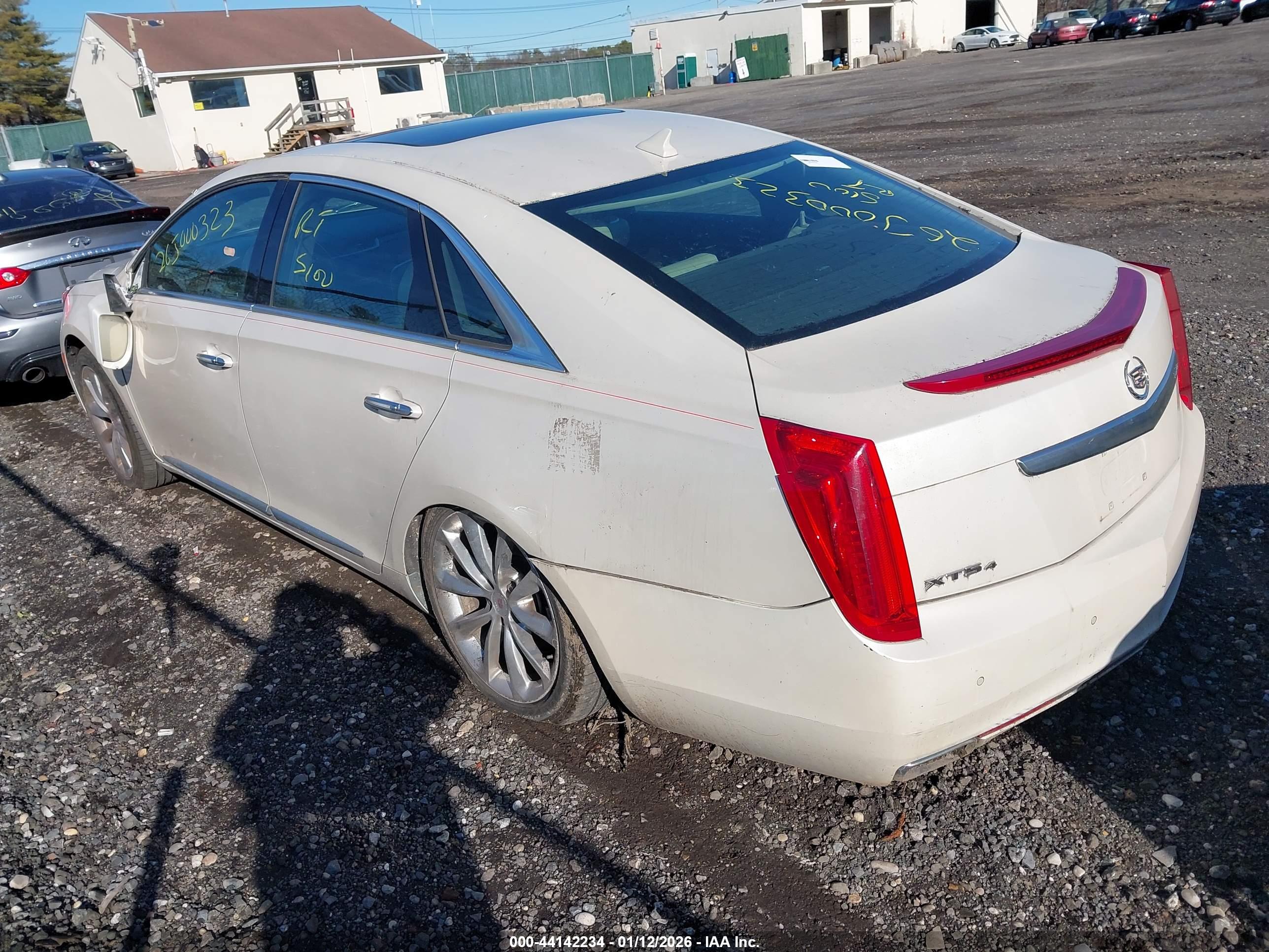 CADILLAC XTS image 3