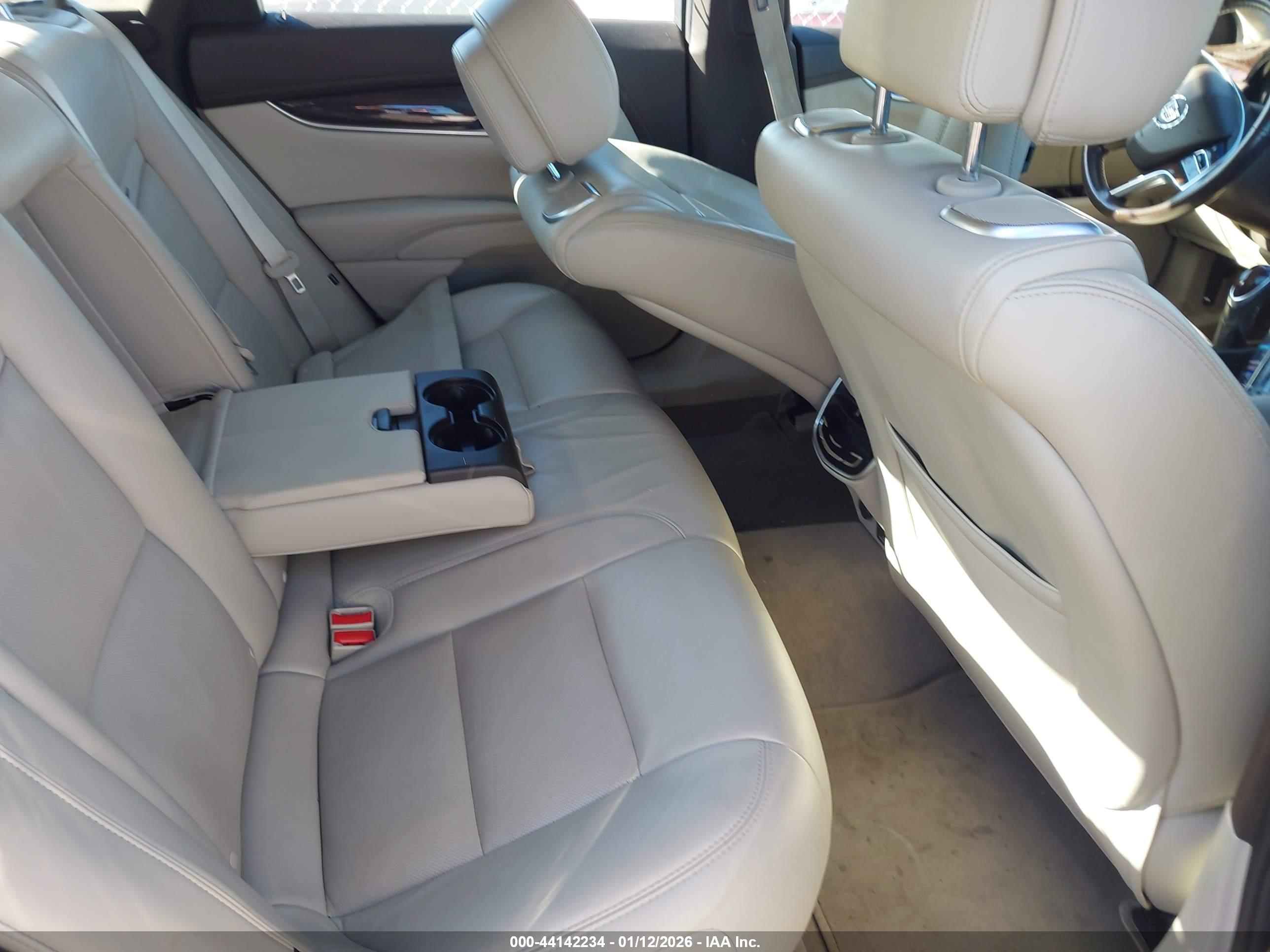 CADILLAC XTS image 8