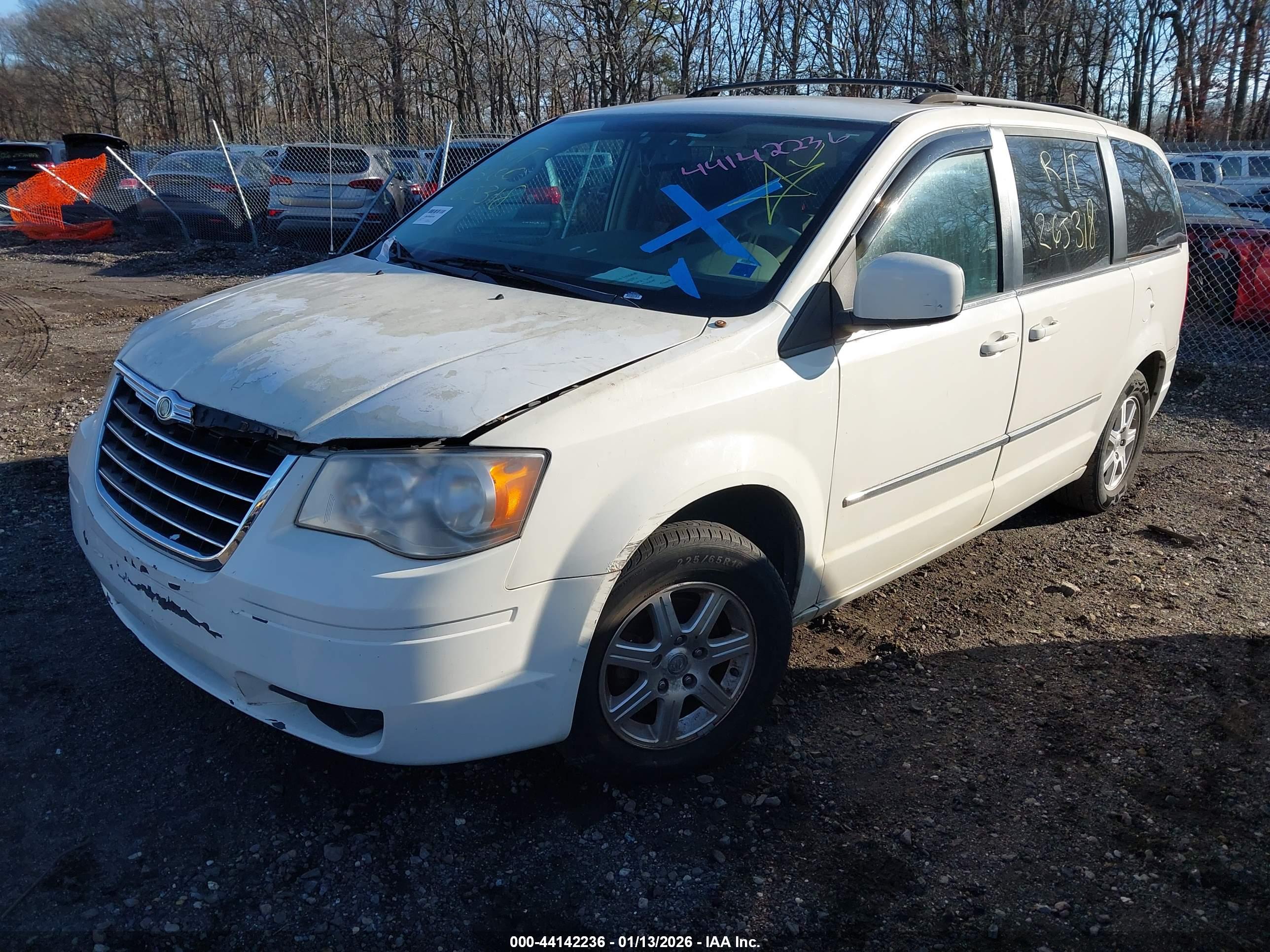 CHRYSLER TOWN image 2