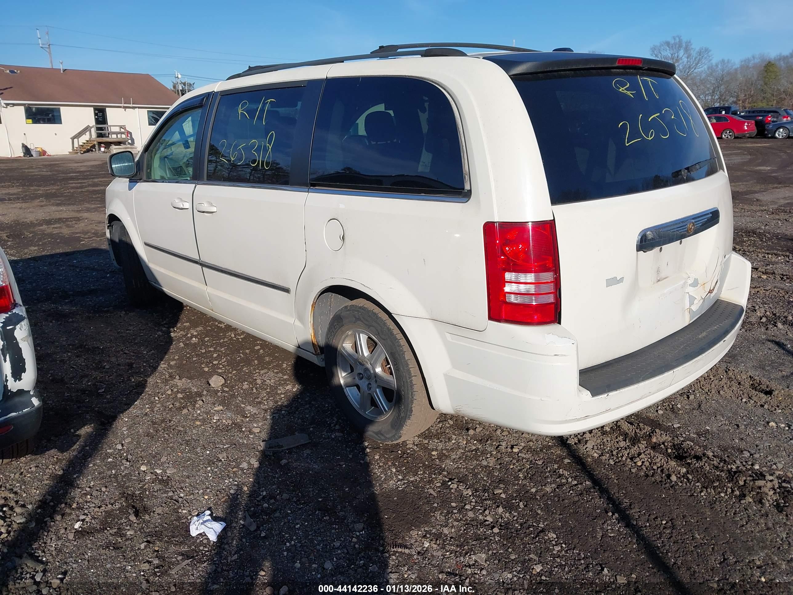 CHRYSLER TOWN image 3