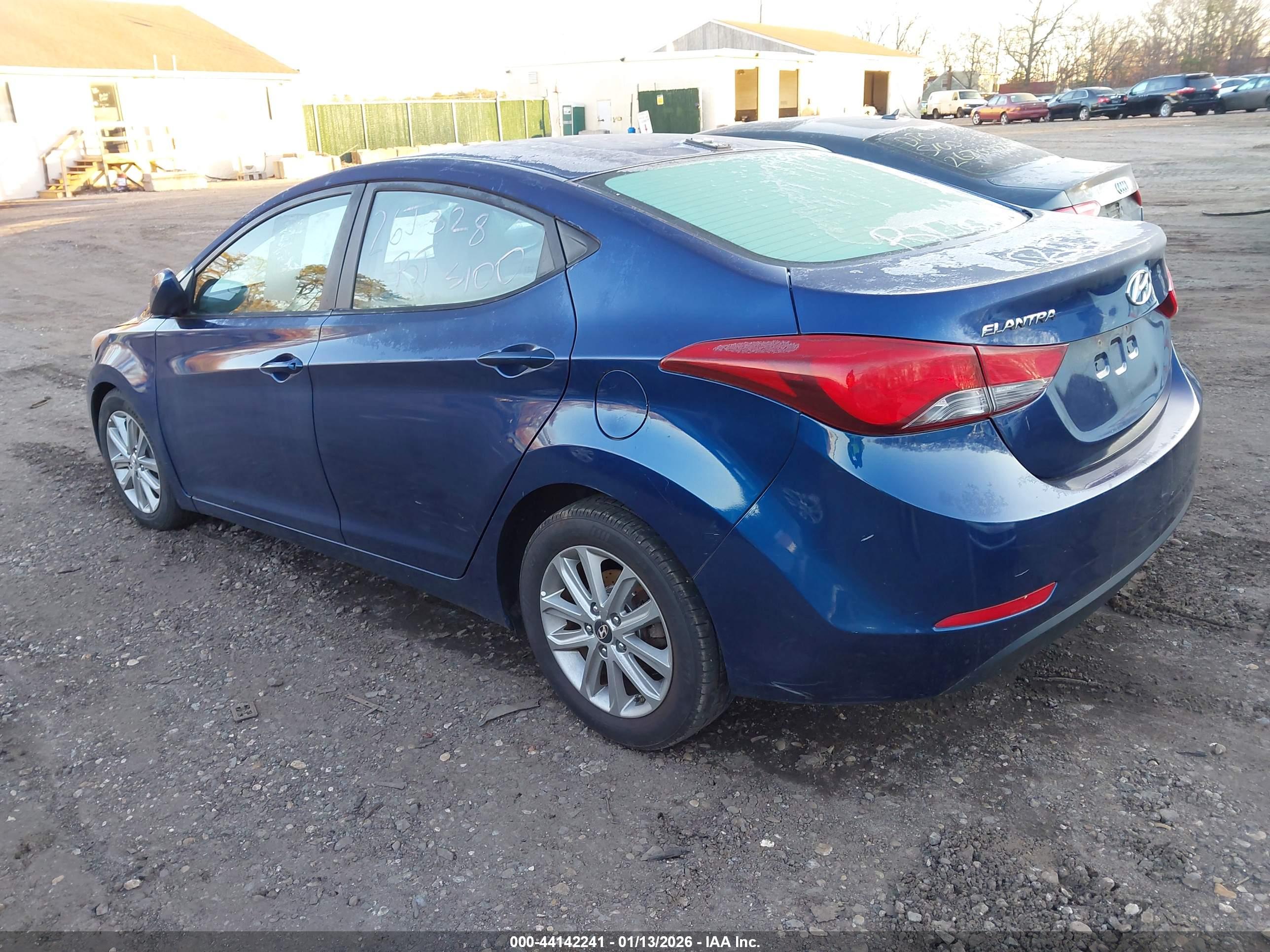 HYUNDAI ELANTRA image 3