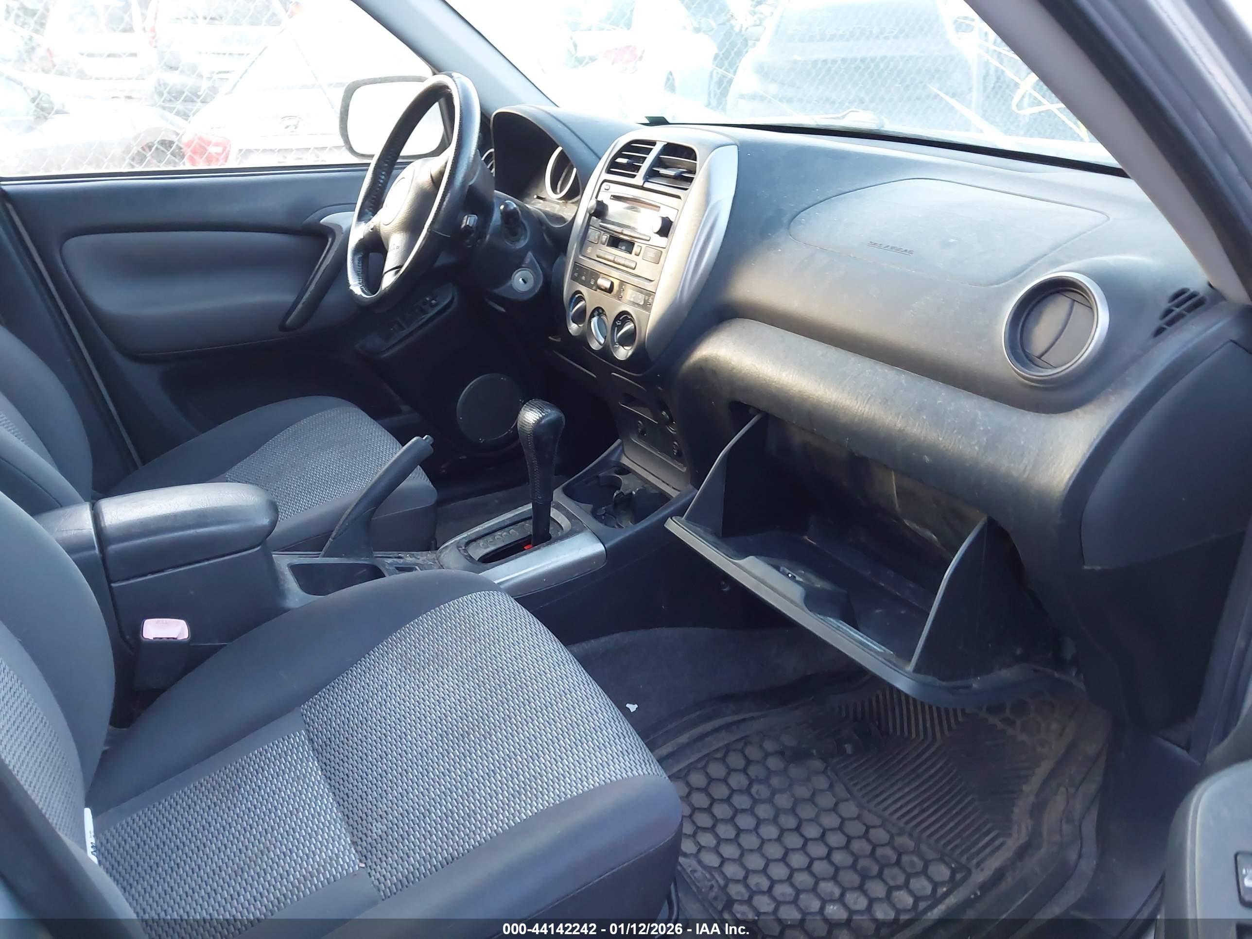 TOYOTA RAV4 image 5