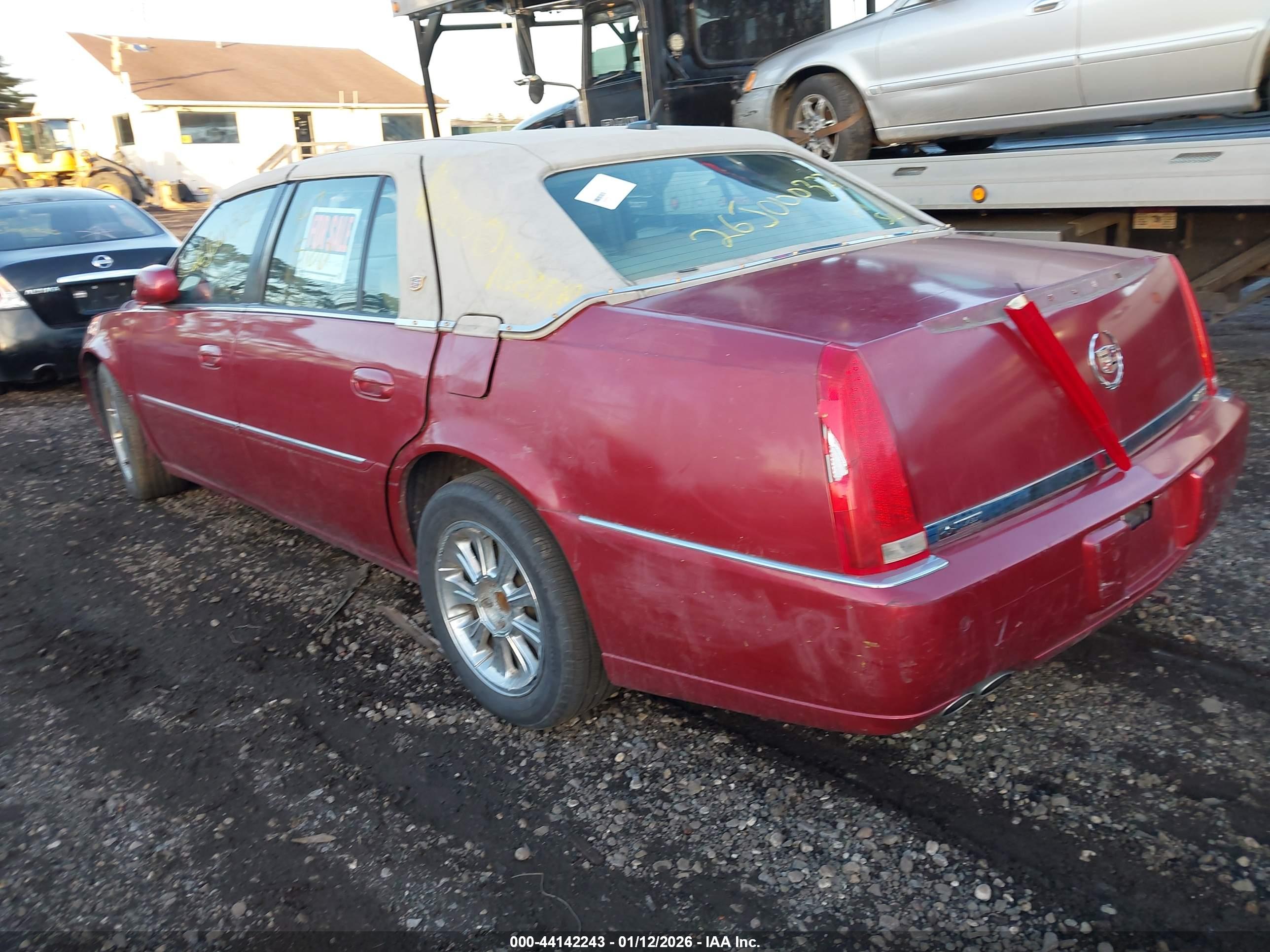 CADILLAC DTS image 3