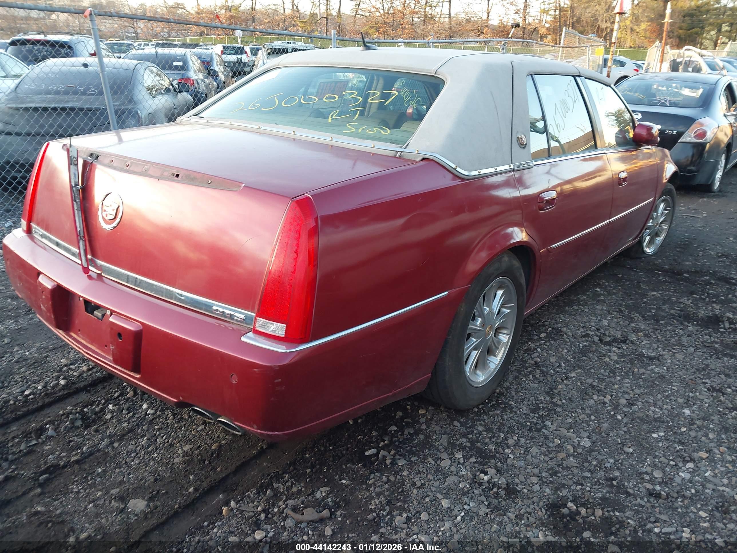 CADILLAC DTS image 4