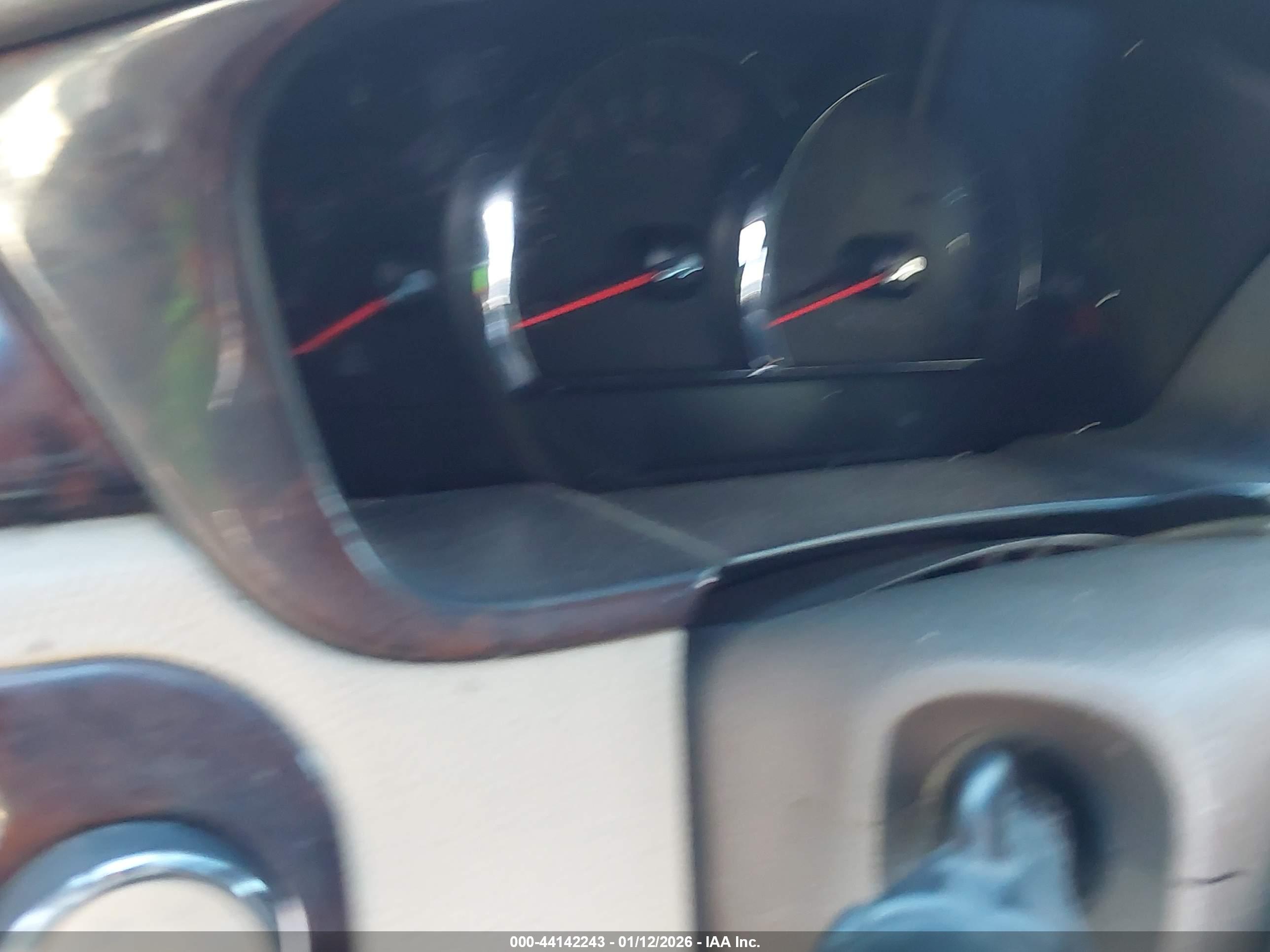 CADILLAC DTS image 7
