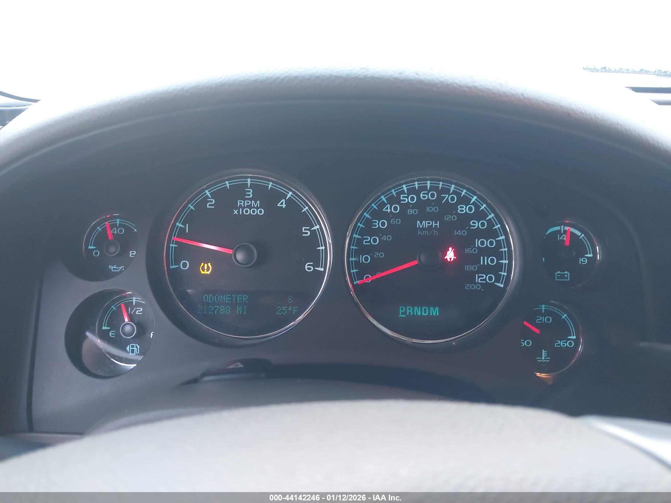 CHEVROLET TAHOE image 7
