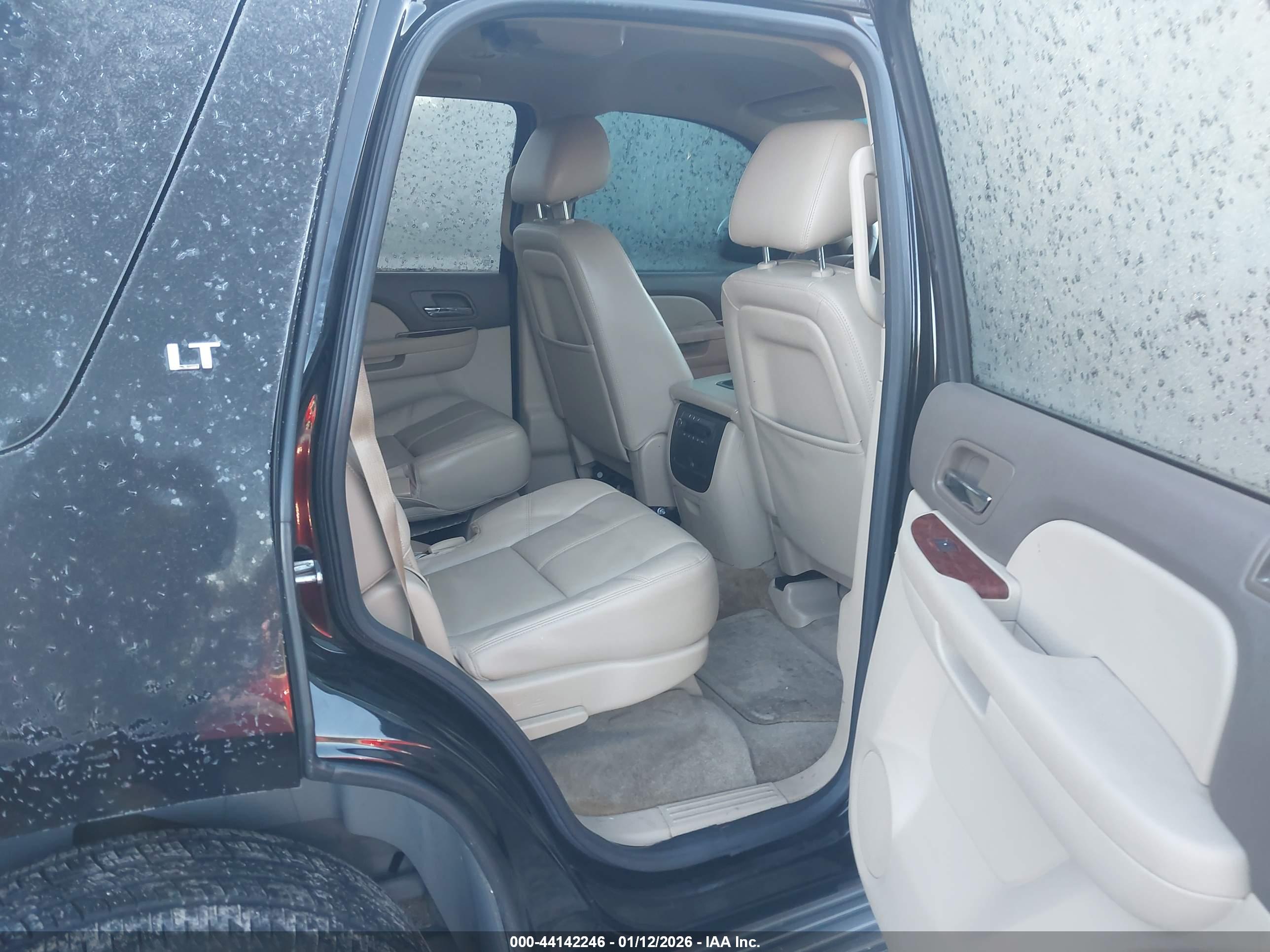 CHEVROLET TAHOE image 8