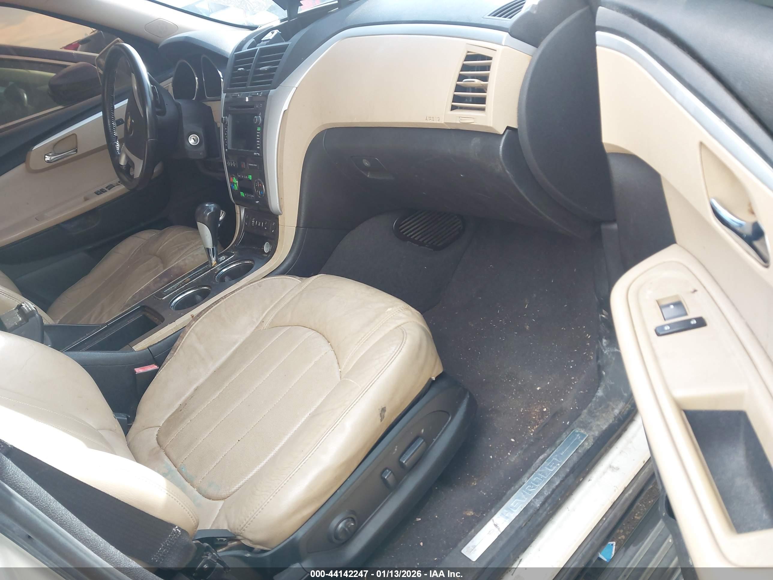 CHEVROLET TRAVERSE image 5