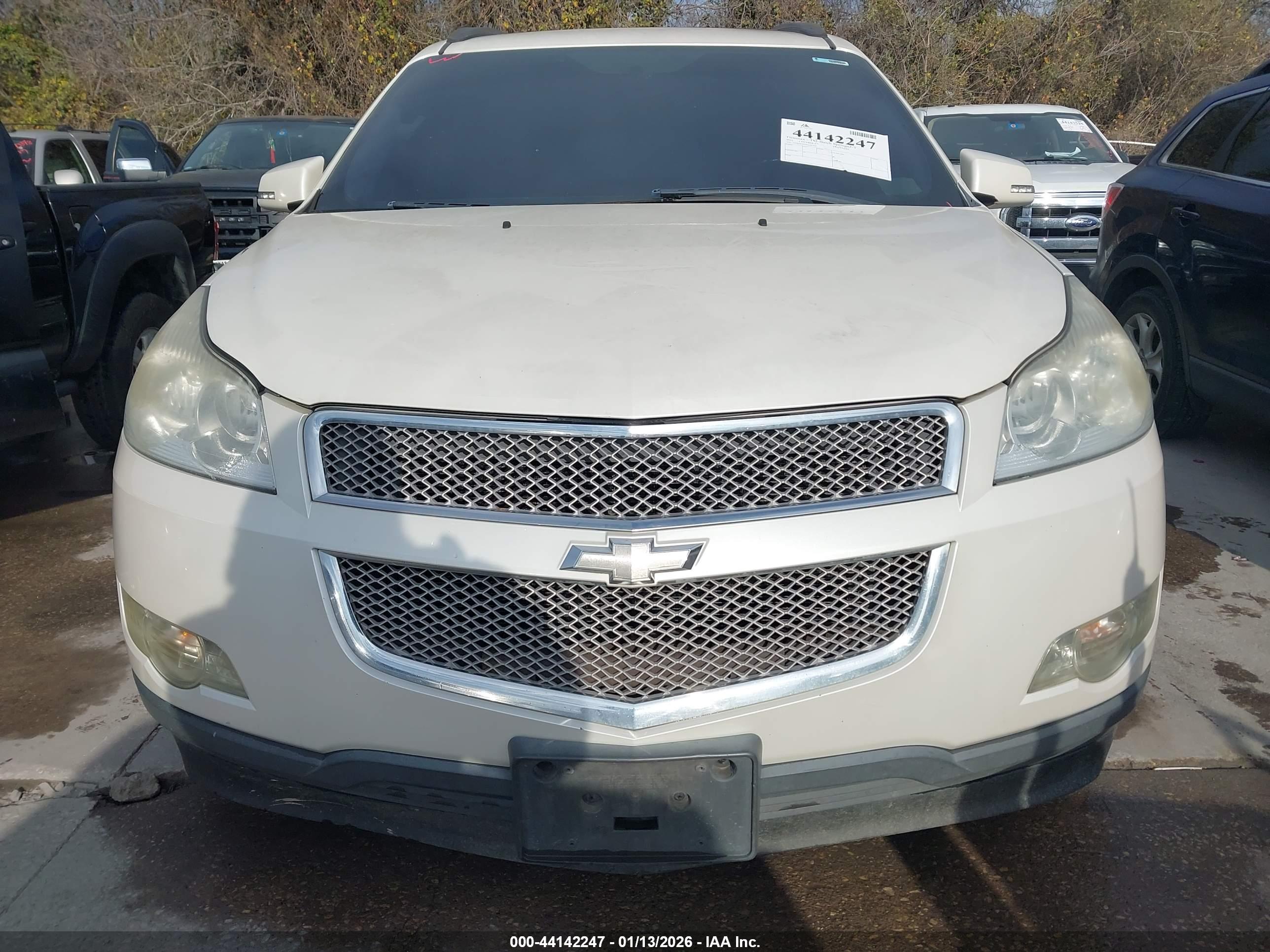 CHEVROLET TRAVERSE image 6