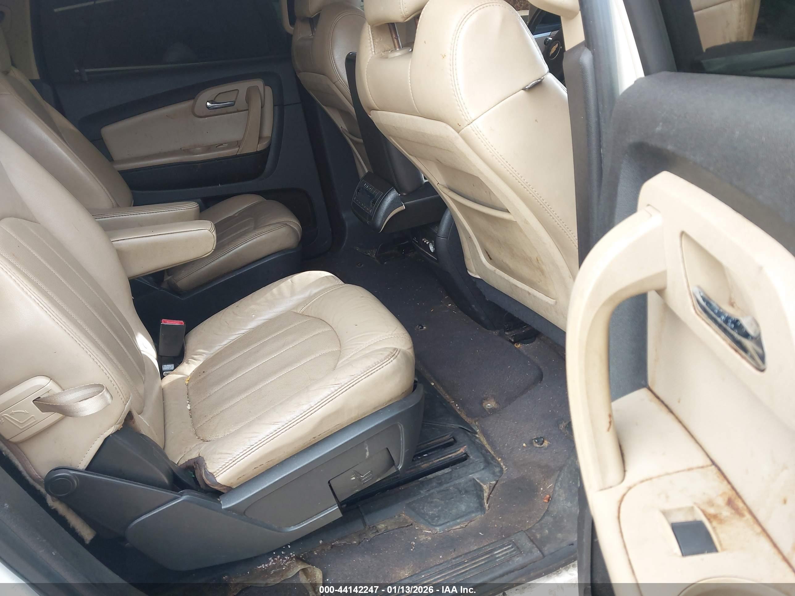 CHEVROLET TRAVERSE image 8