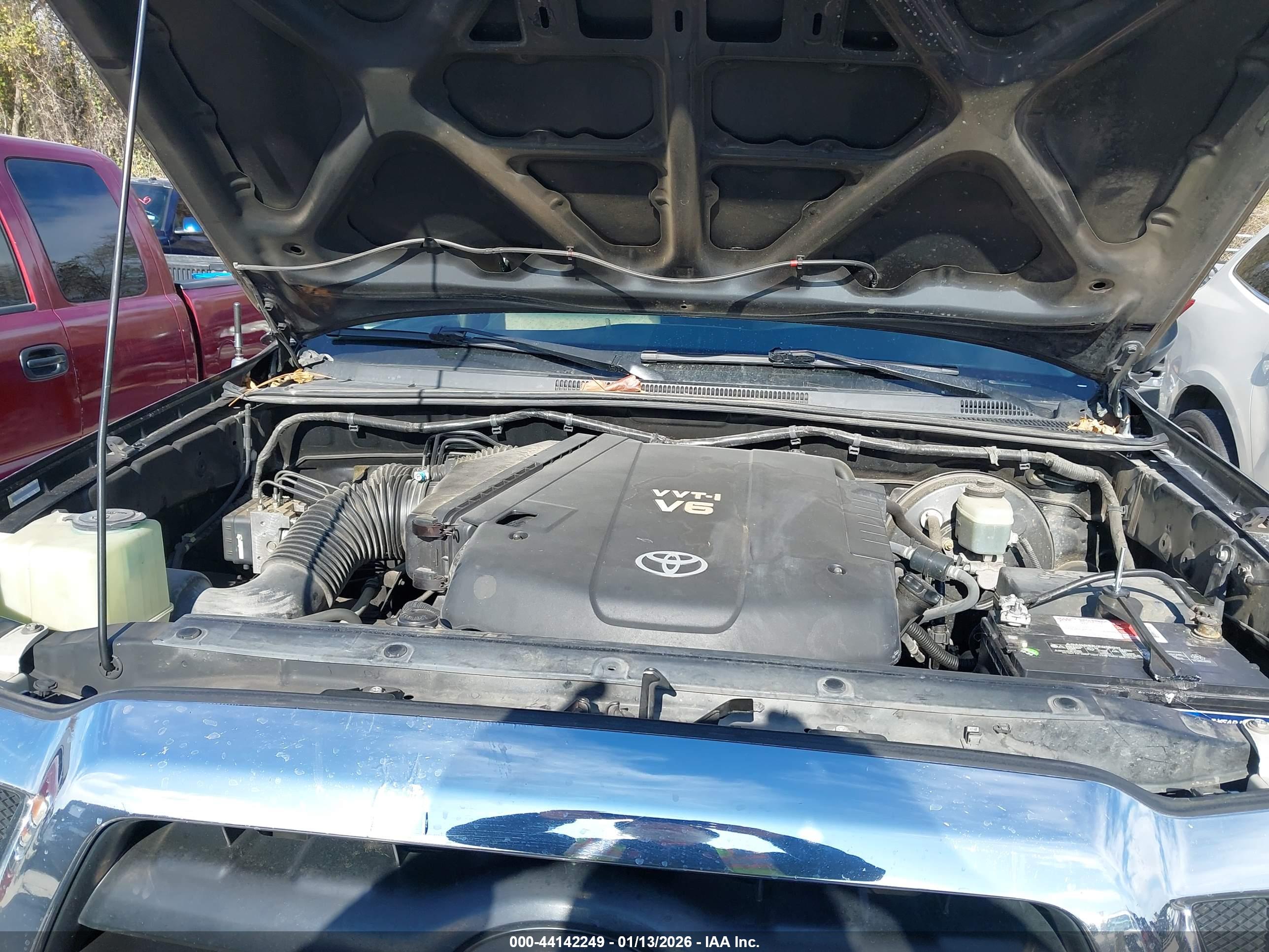TOYOTA TACOMA image 10