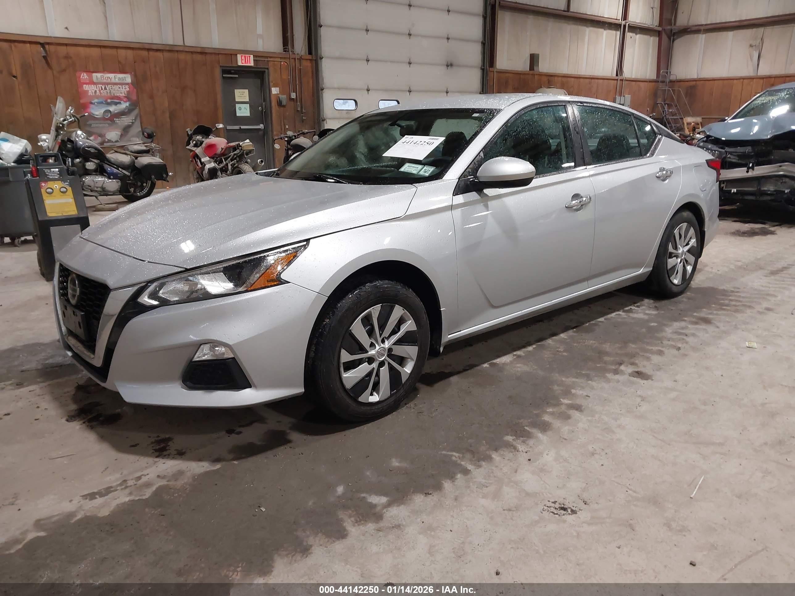 NISSAN ALTIMA image 2