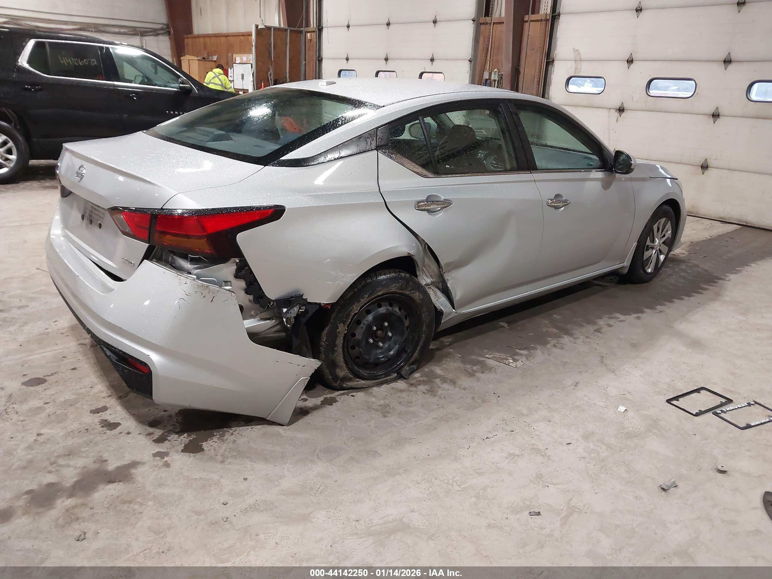 NISSAN ALTIMA image 4