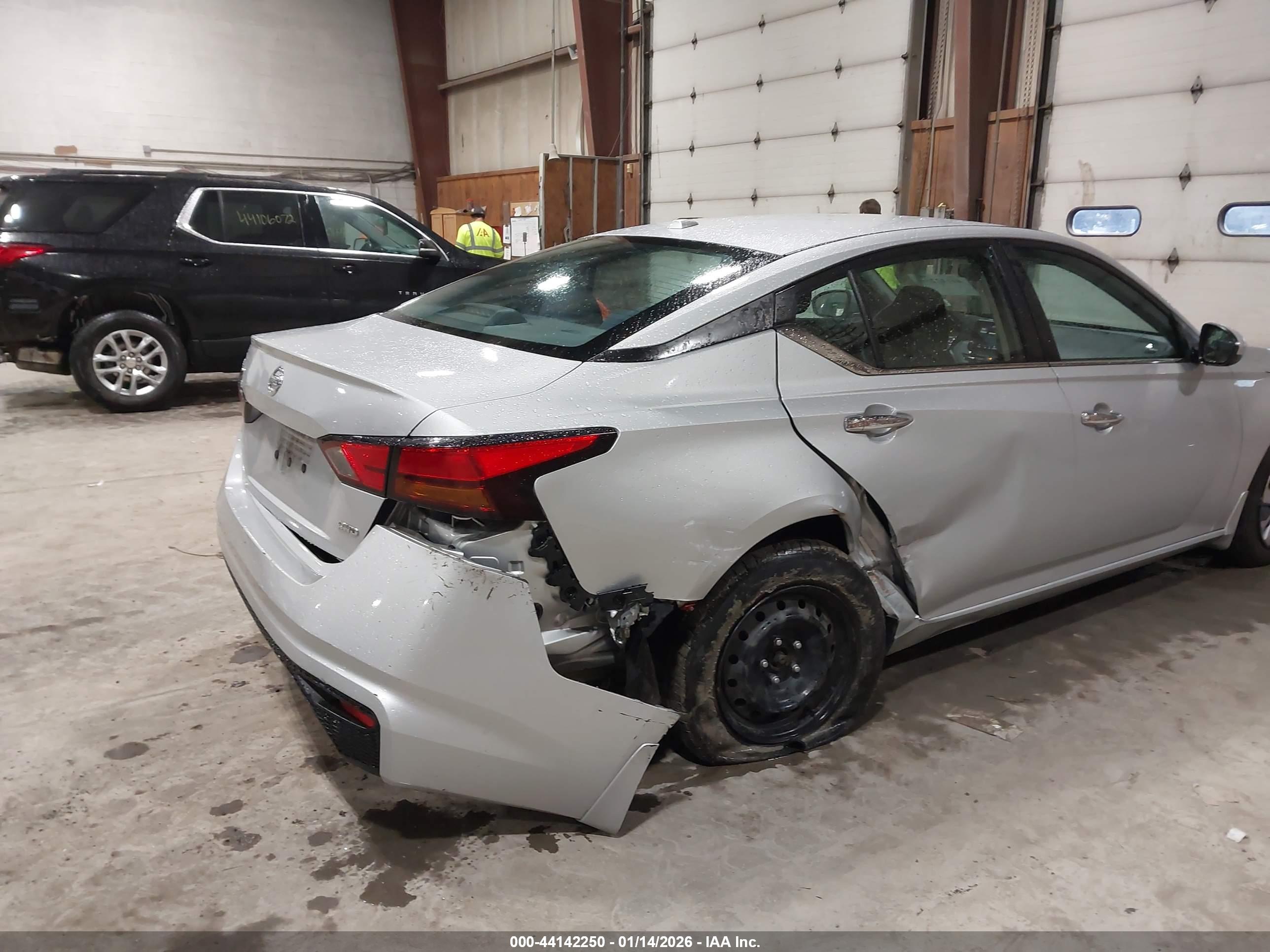 NISSAN ALTIMA image 6