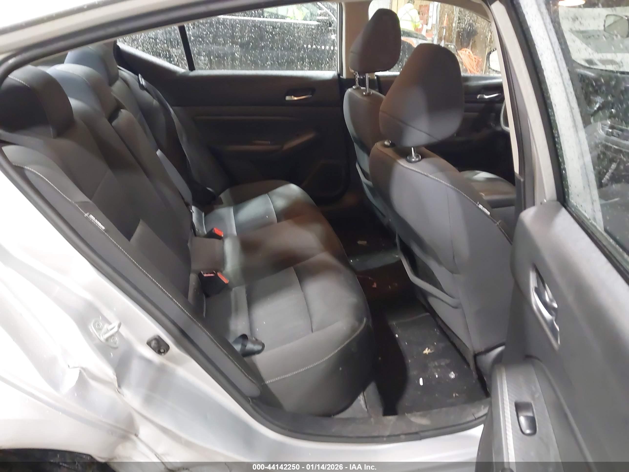 NISSAN ALTIMA image 8