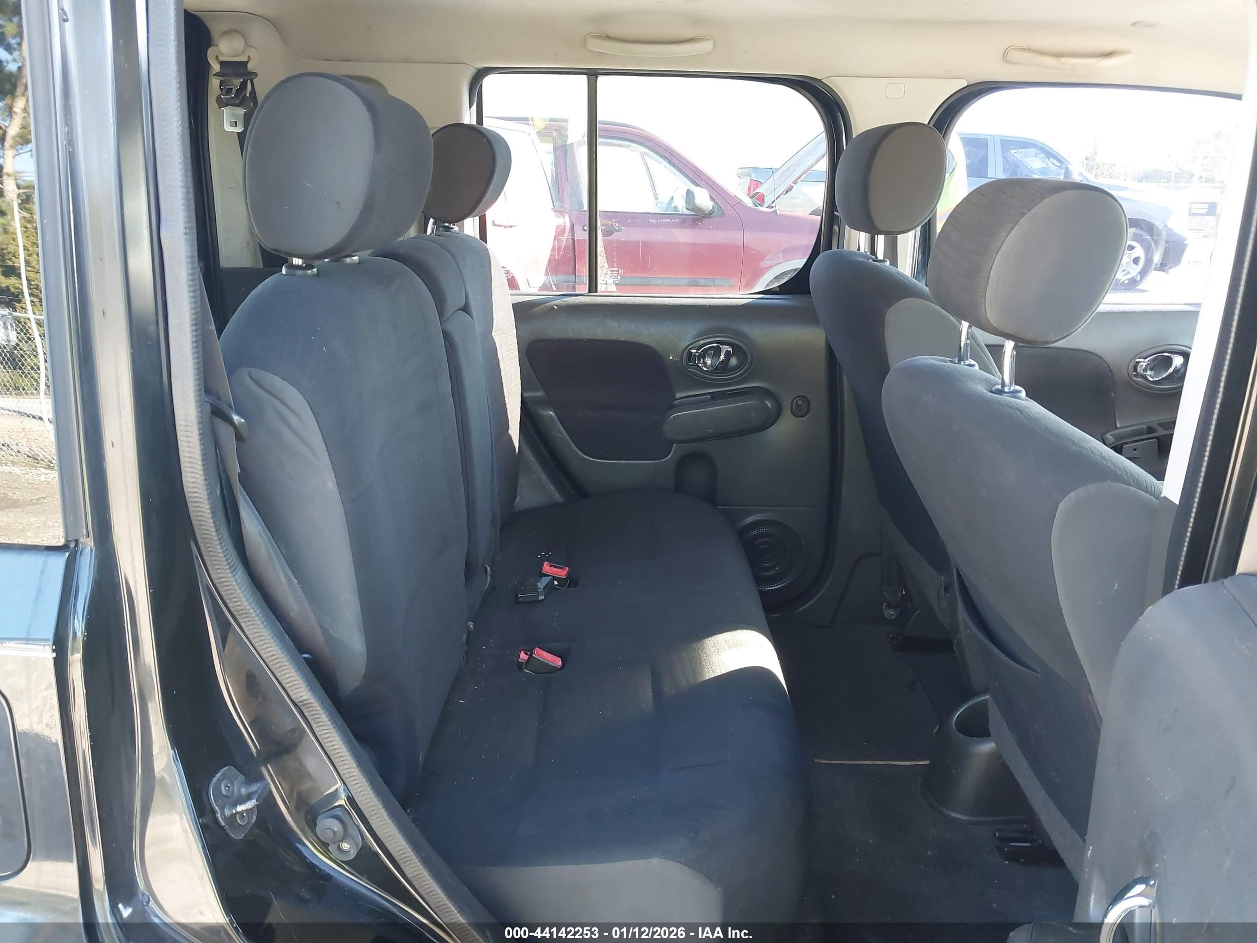 NISSAN CUBE image 8