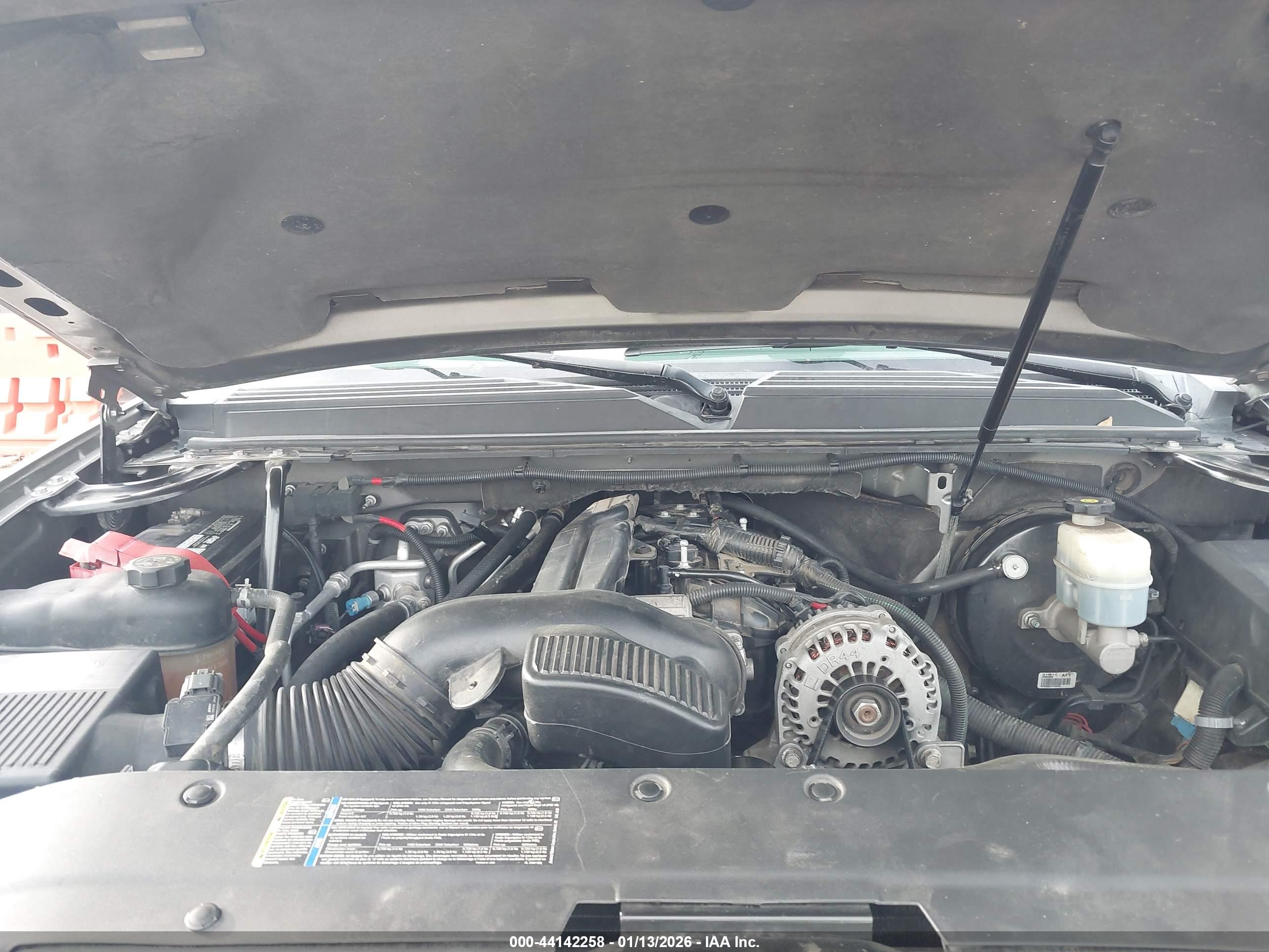 CHEVROLET SUBURBAN image 10