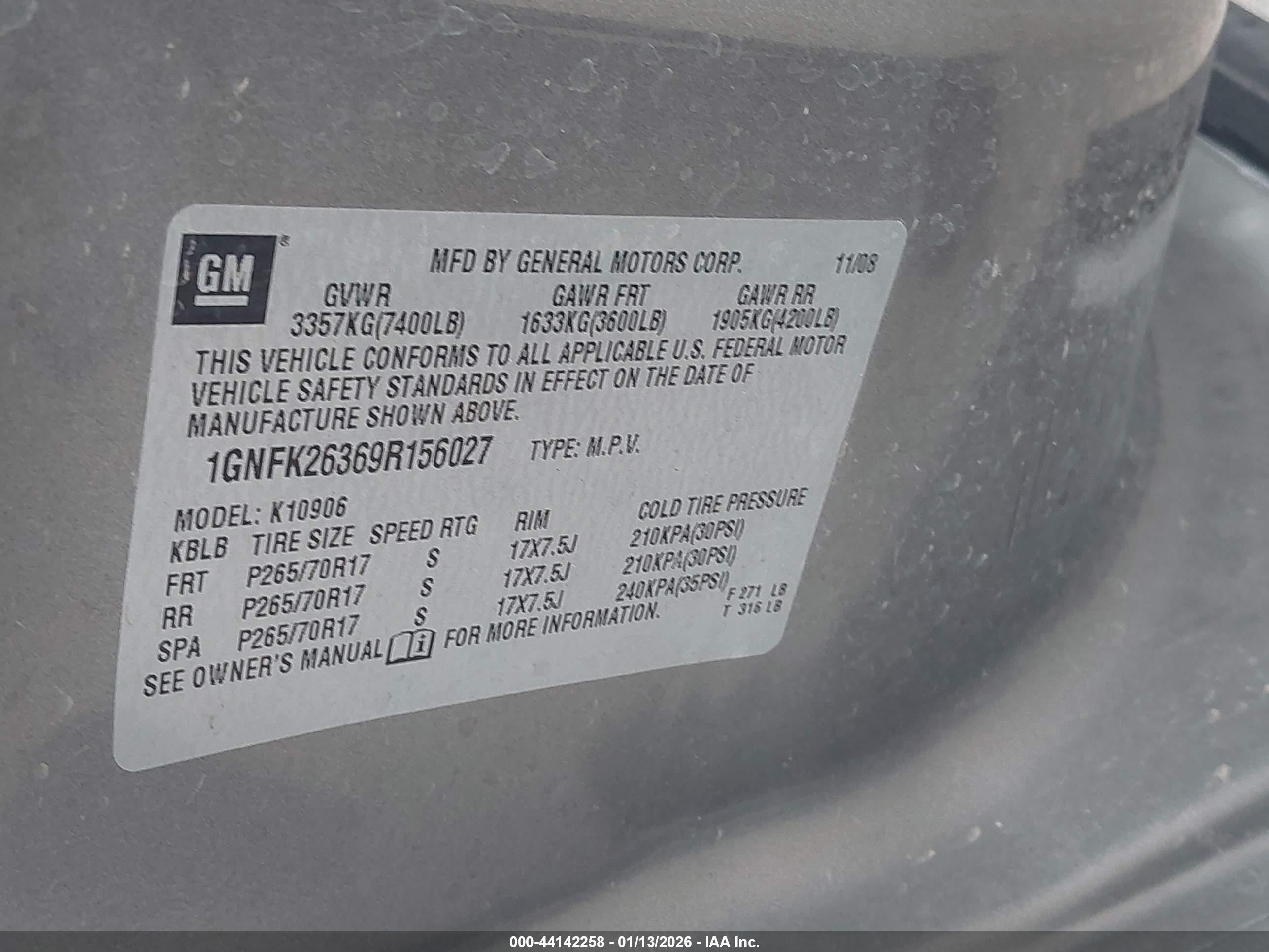 CHEVROLET SUBURBAN image 9