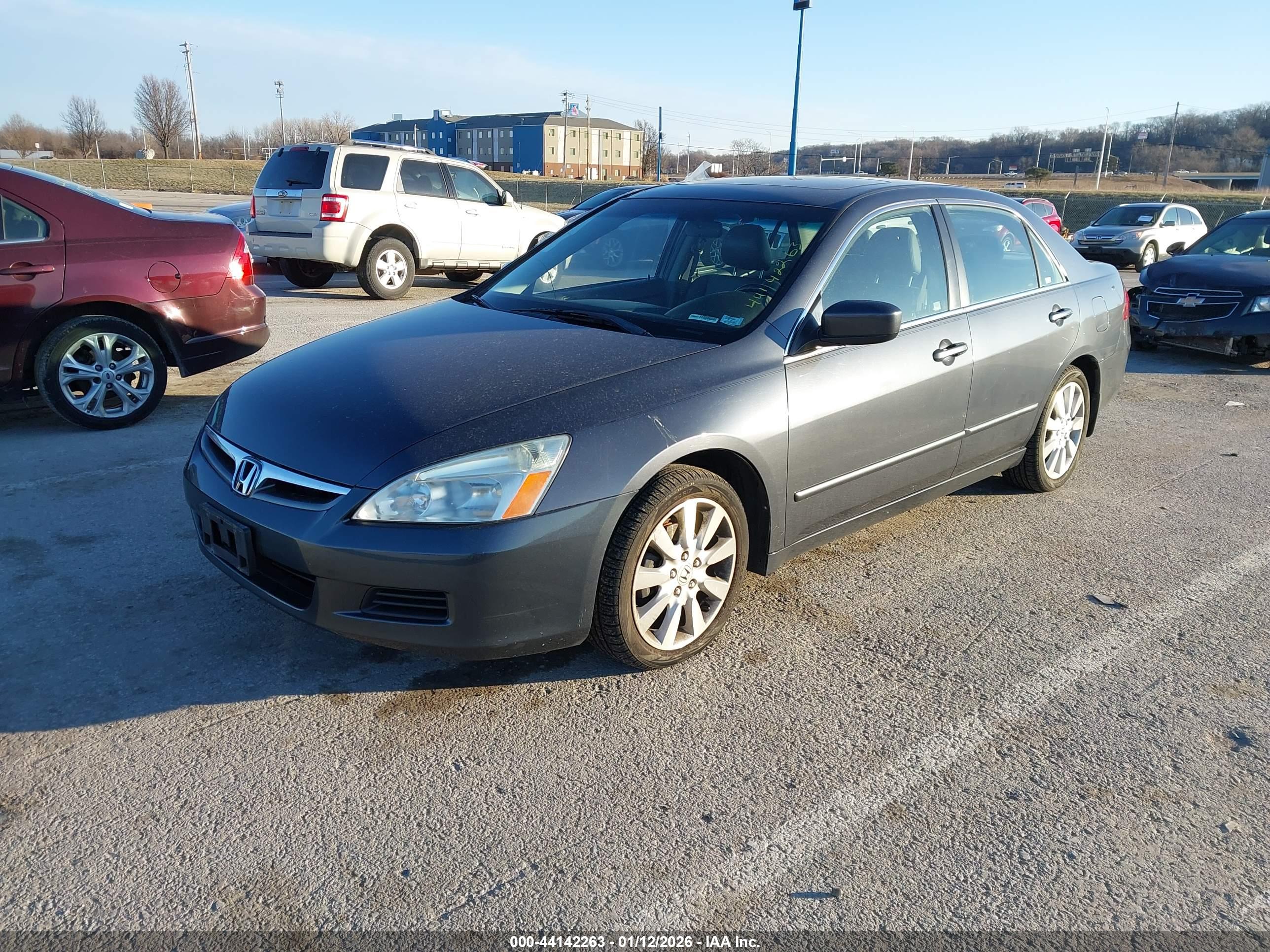 HONDA ACCORD image 2