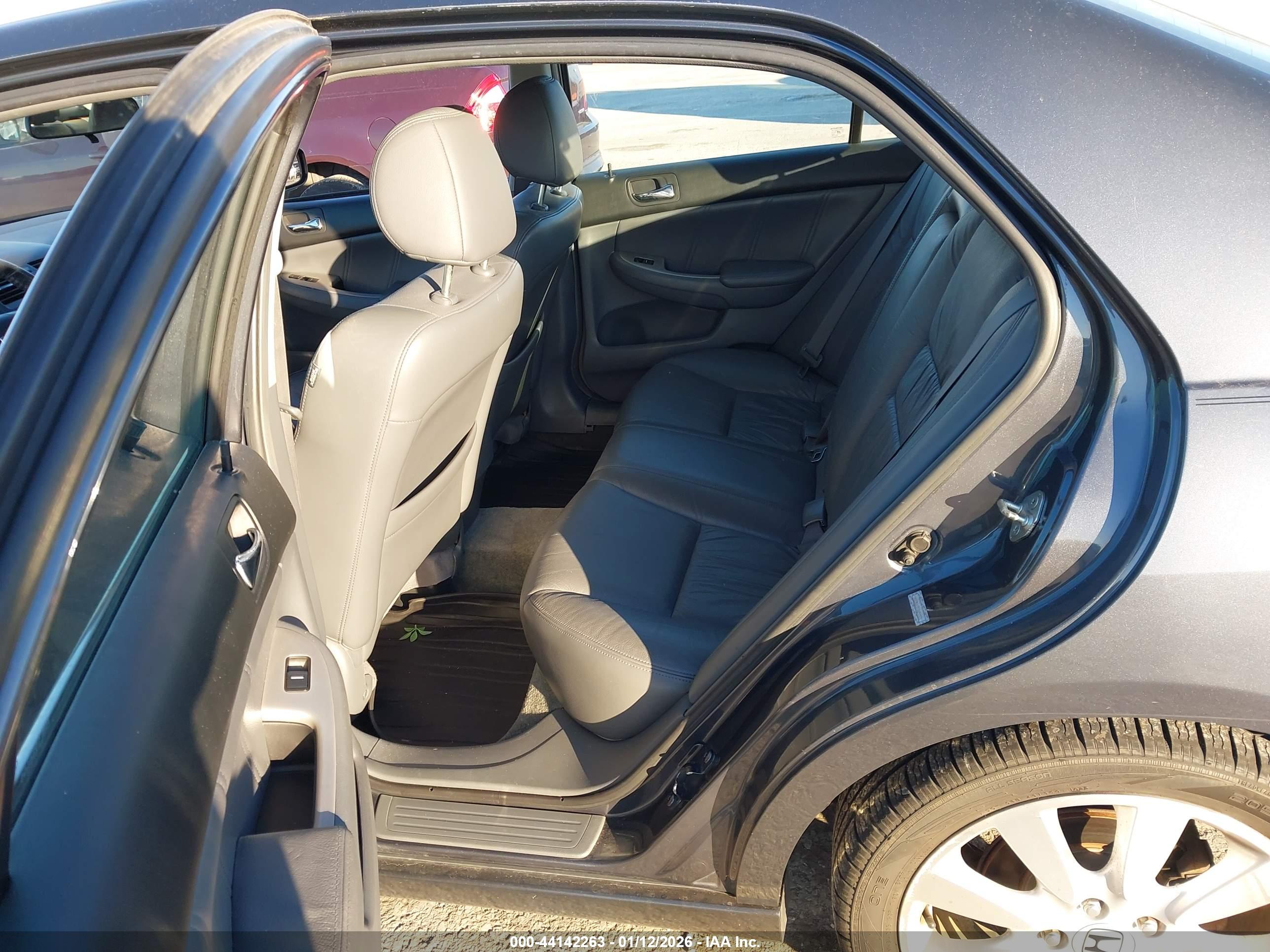 HONDA ACCORD image 8