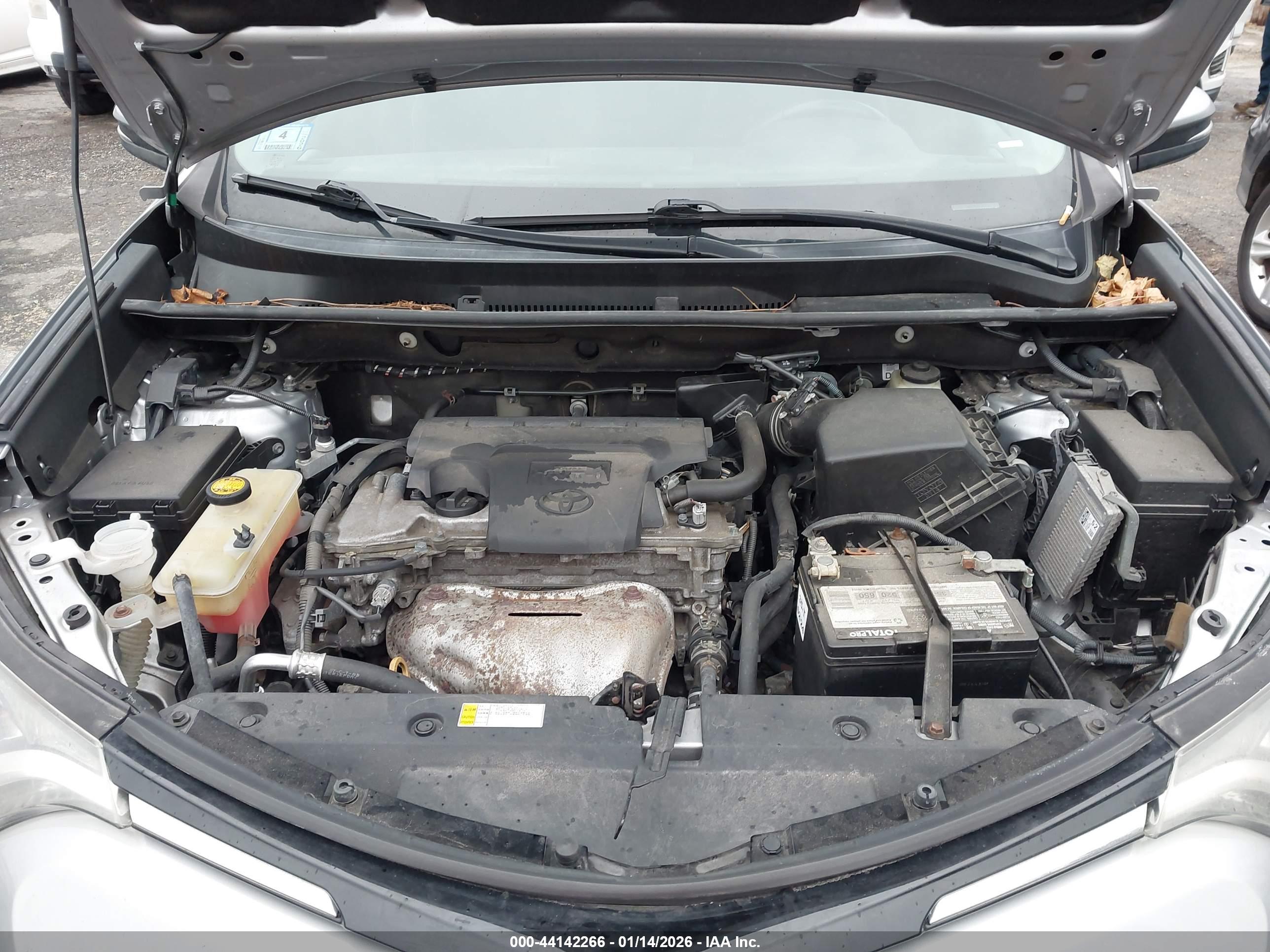 TOYOTA RAV4 image 10