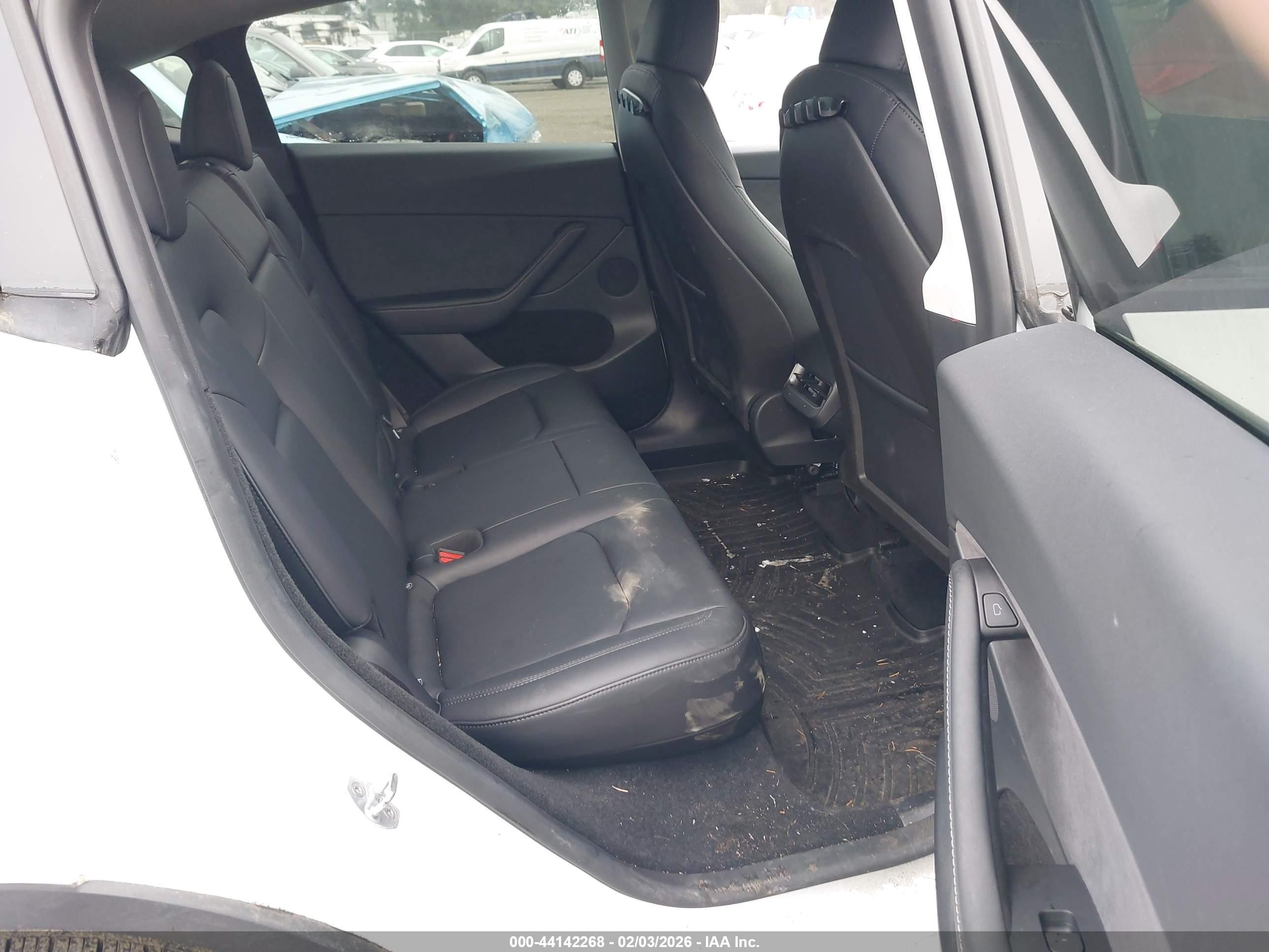 TESLA MODEL image 8