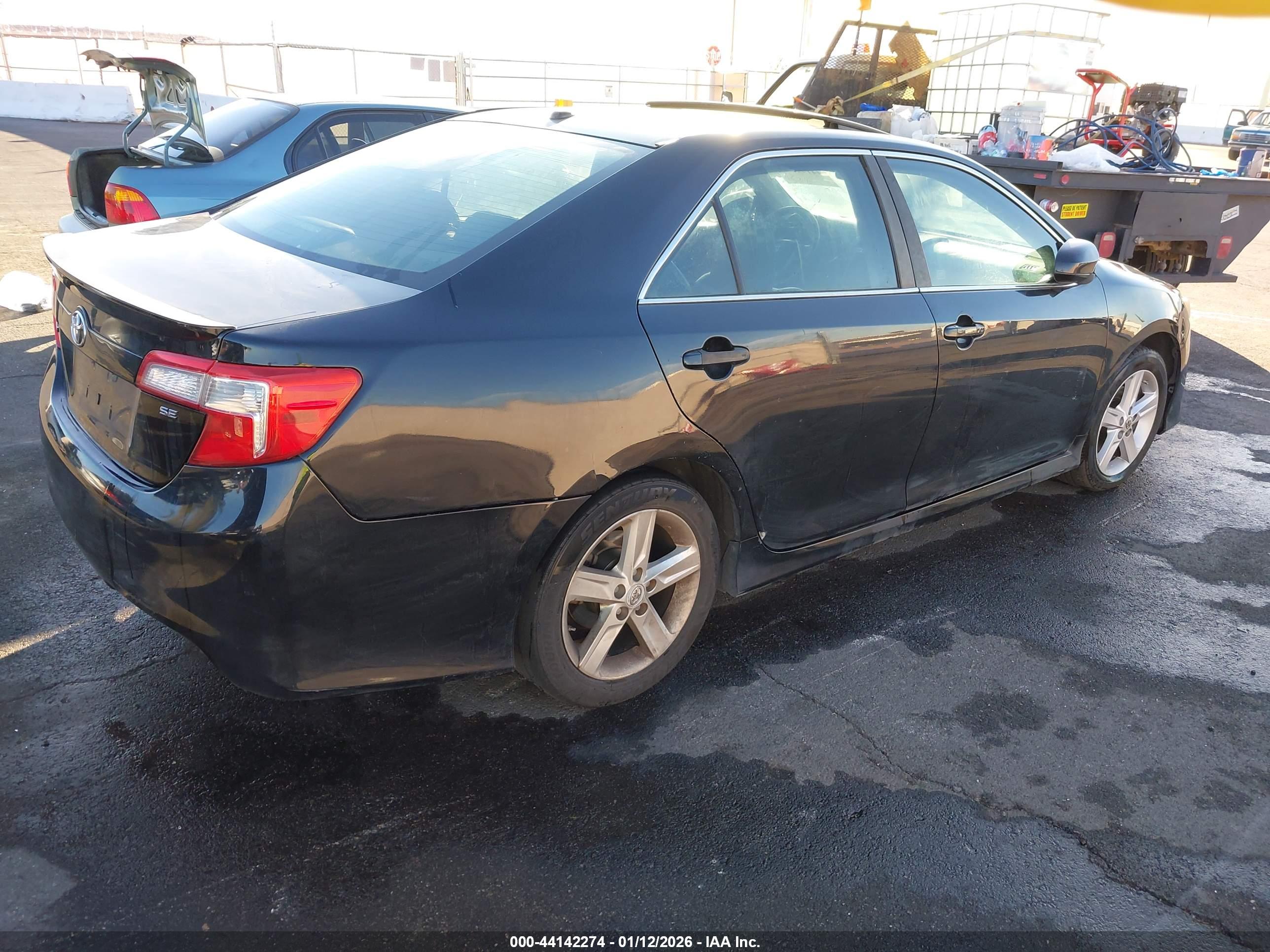 TOYOTA CAMRY image 4