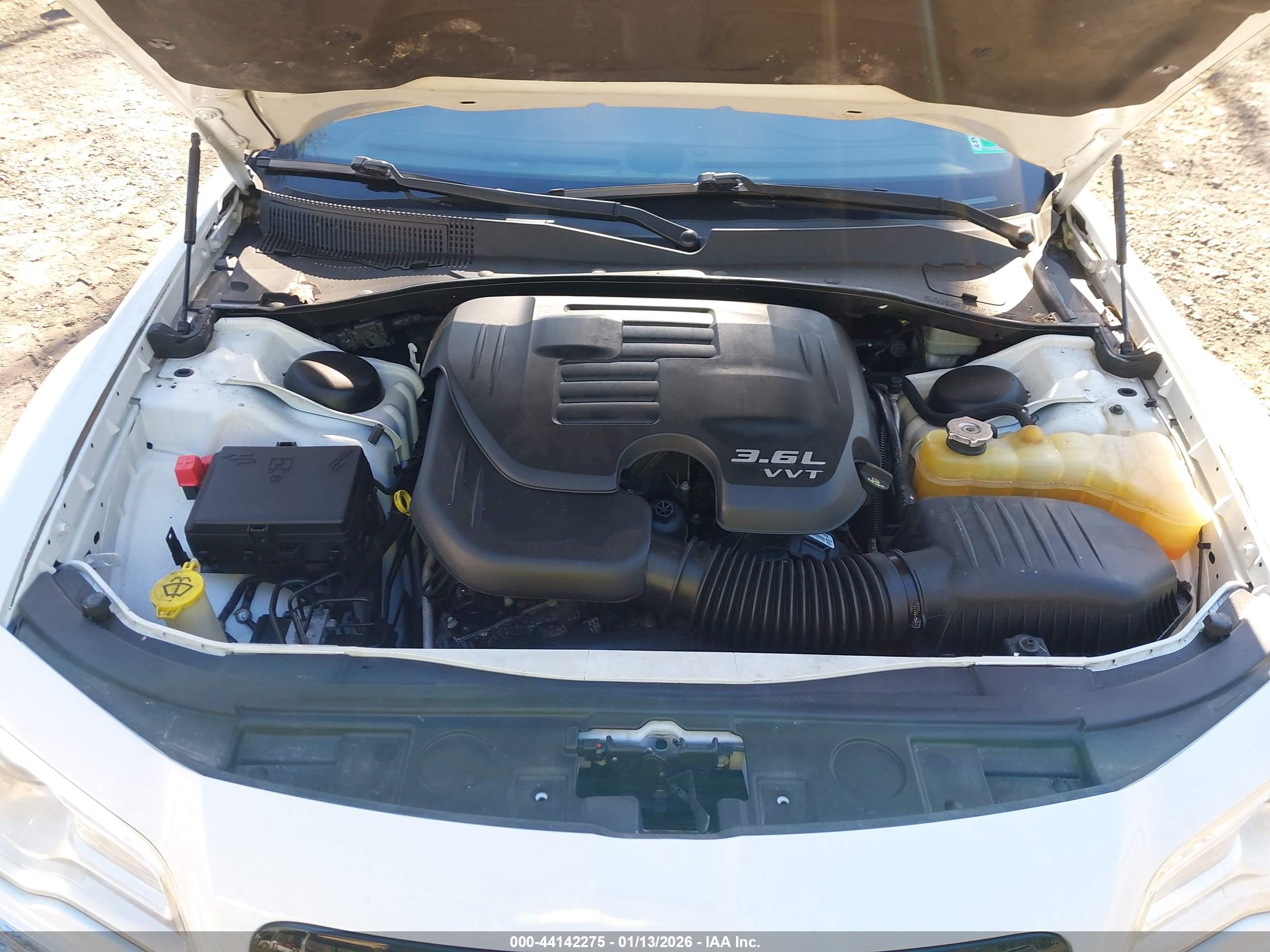 CHRYSLER 300C image 10