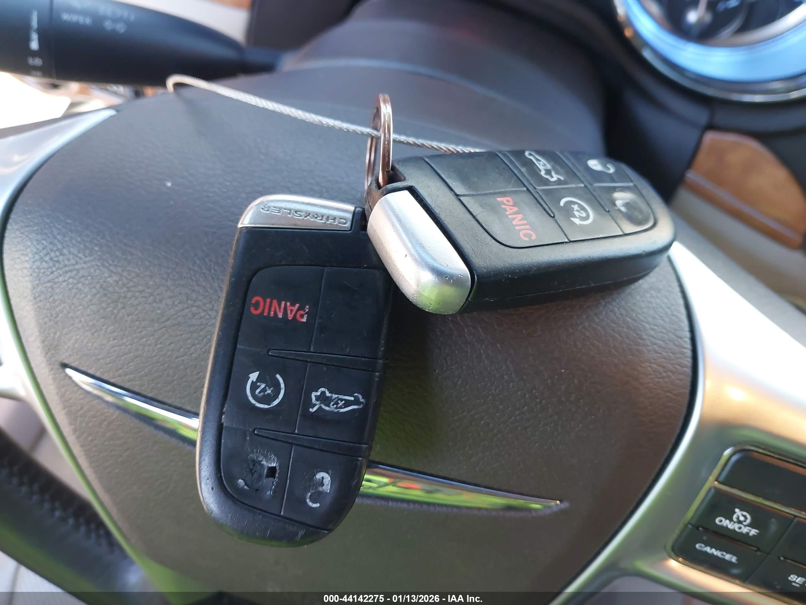 CHRYSLER 300C image 11