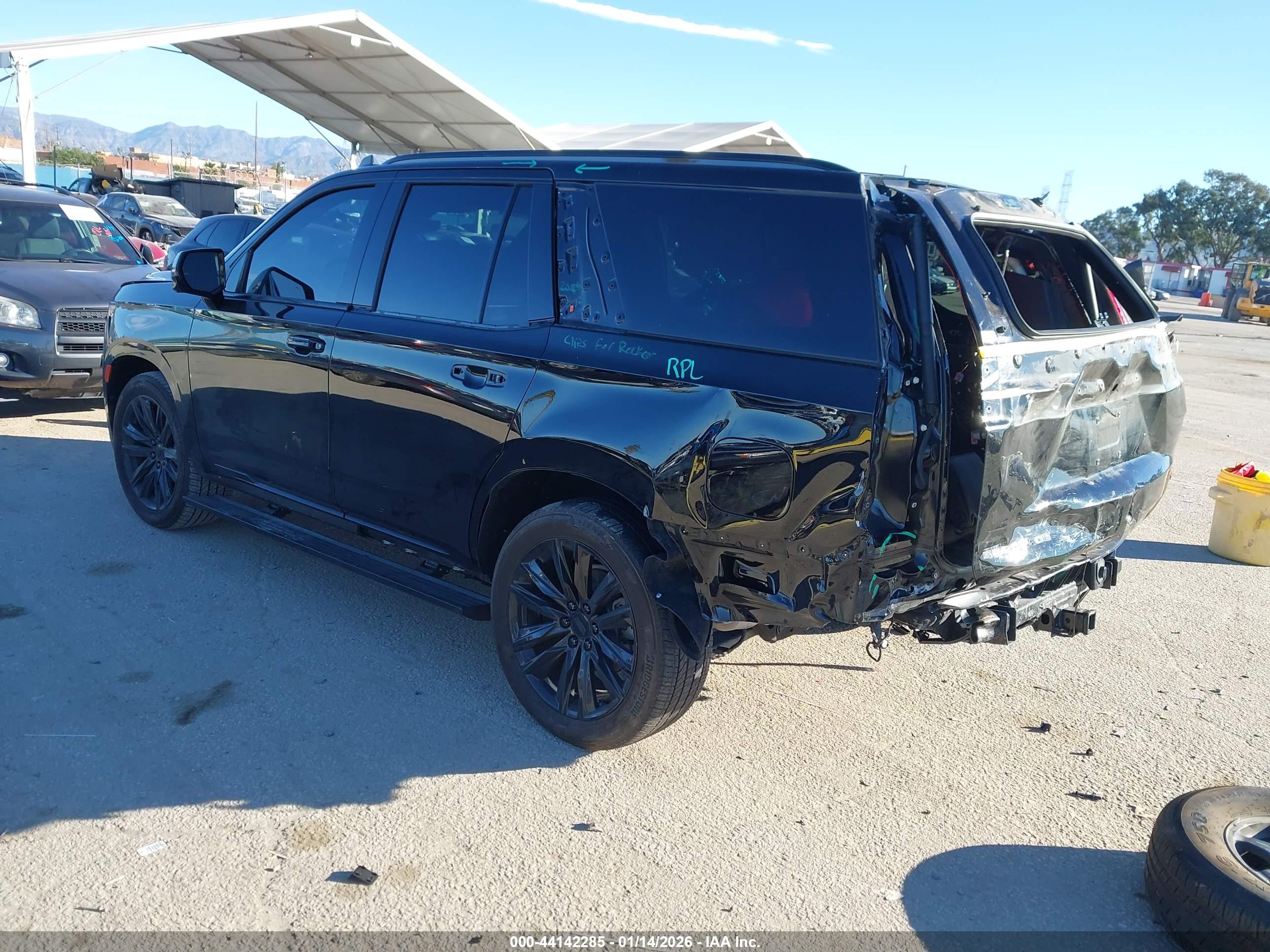 CADILLAC ESCALADE image 3