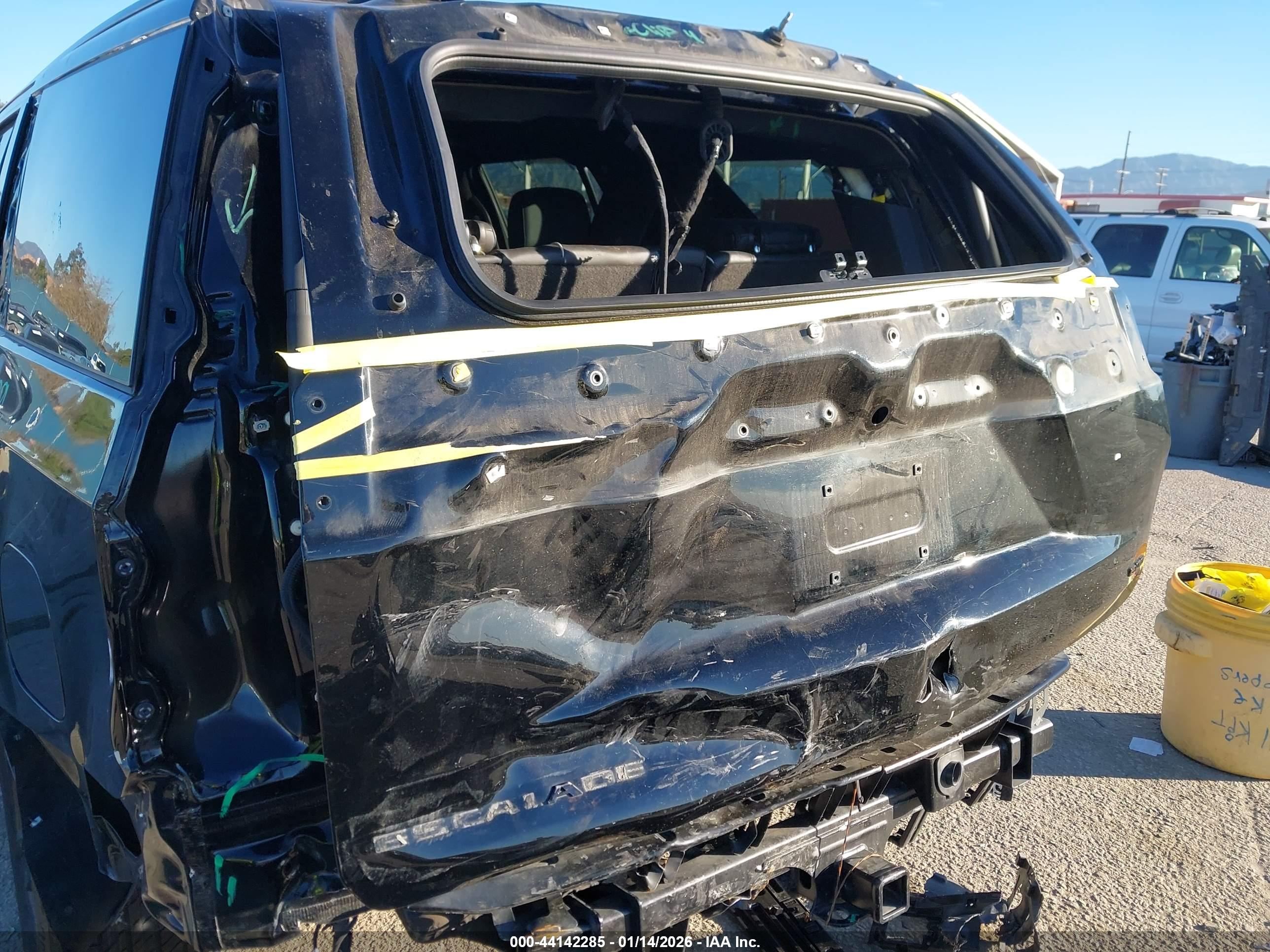 CADILLAC ESCALADE image 6