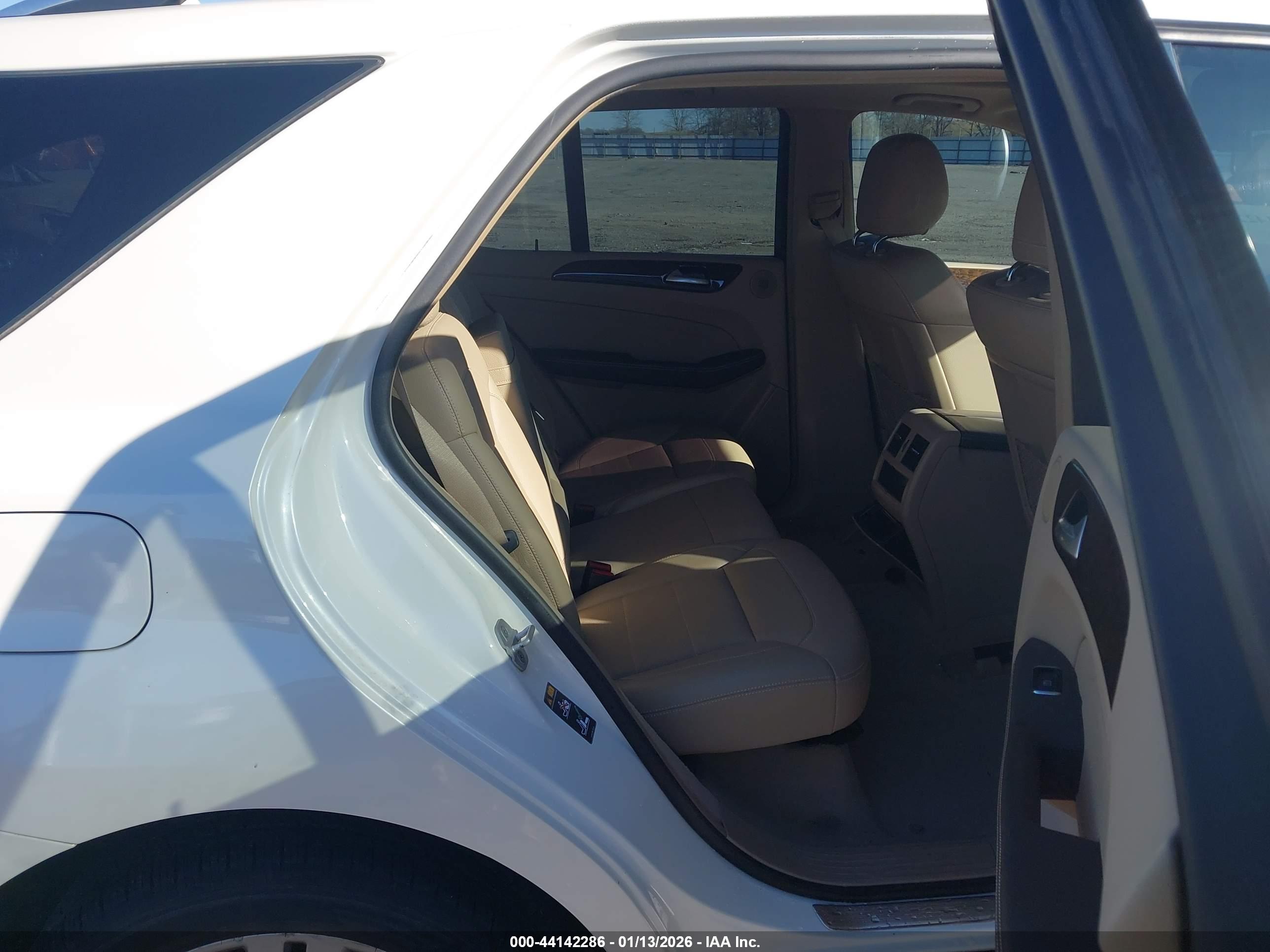 MERCEDES-BENZ ML image 8
