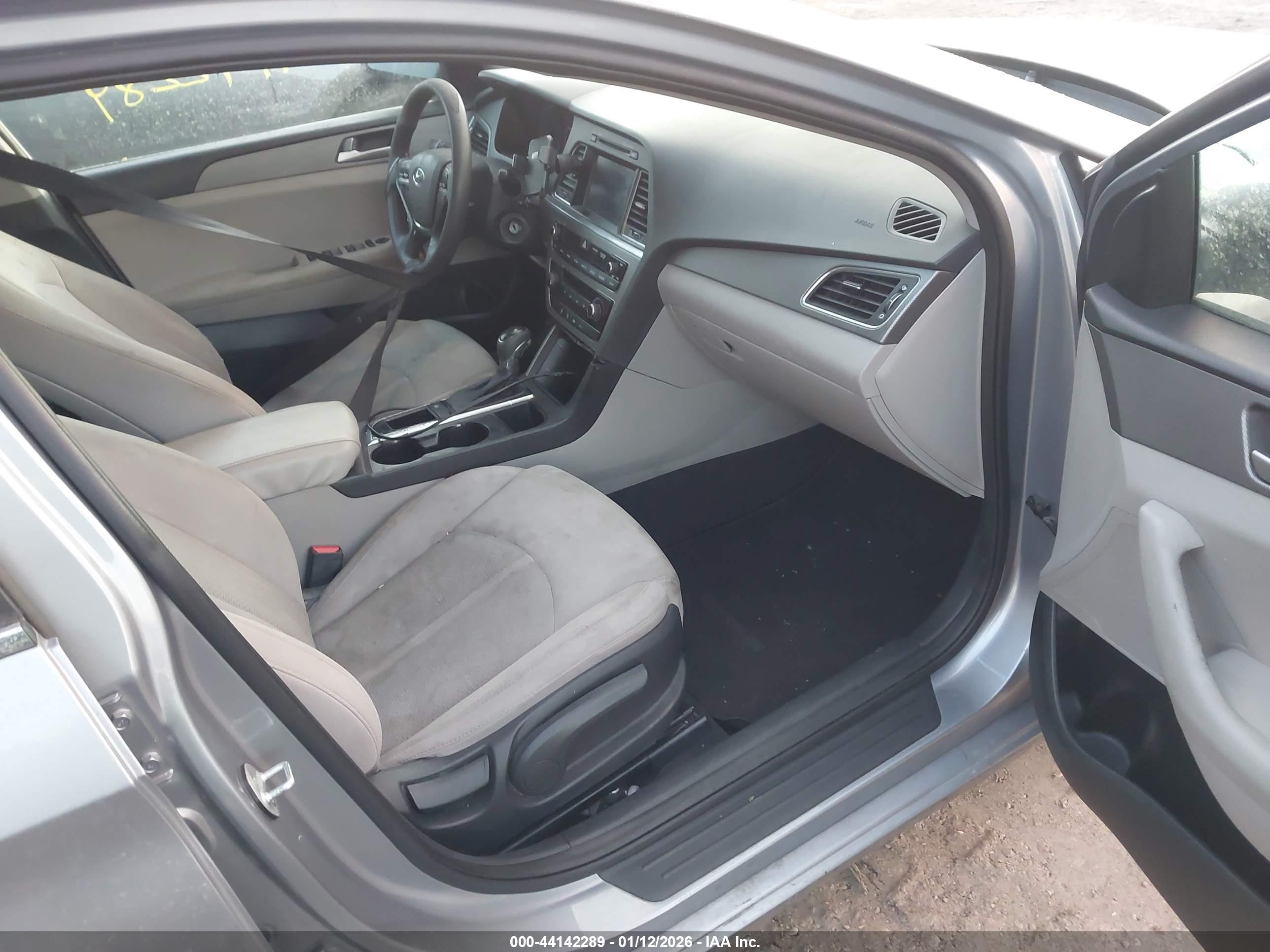 HYUNDAI SONATA image 5