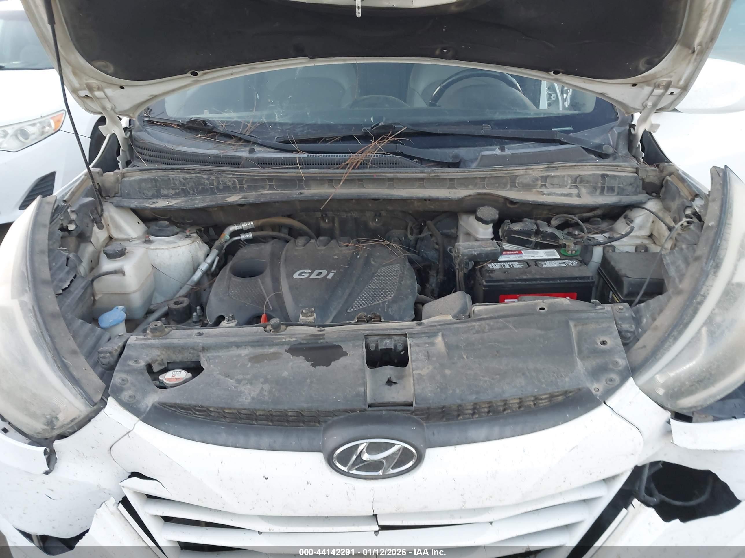 HYUNDAI TUCSON image 10
