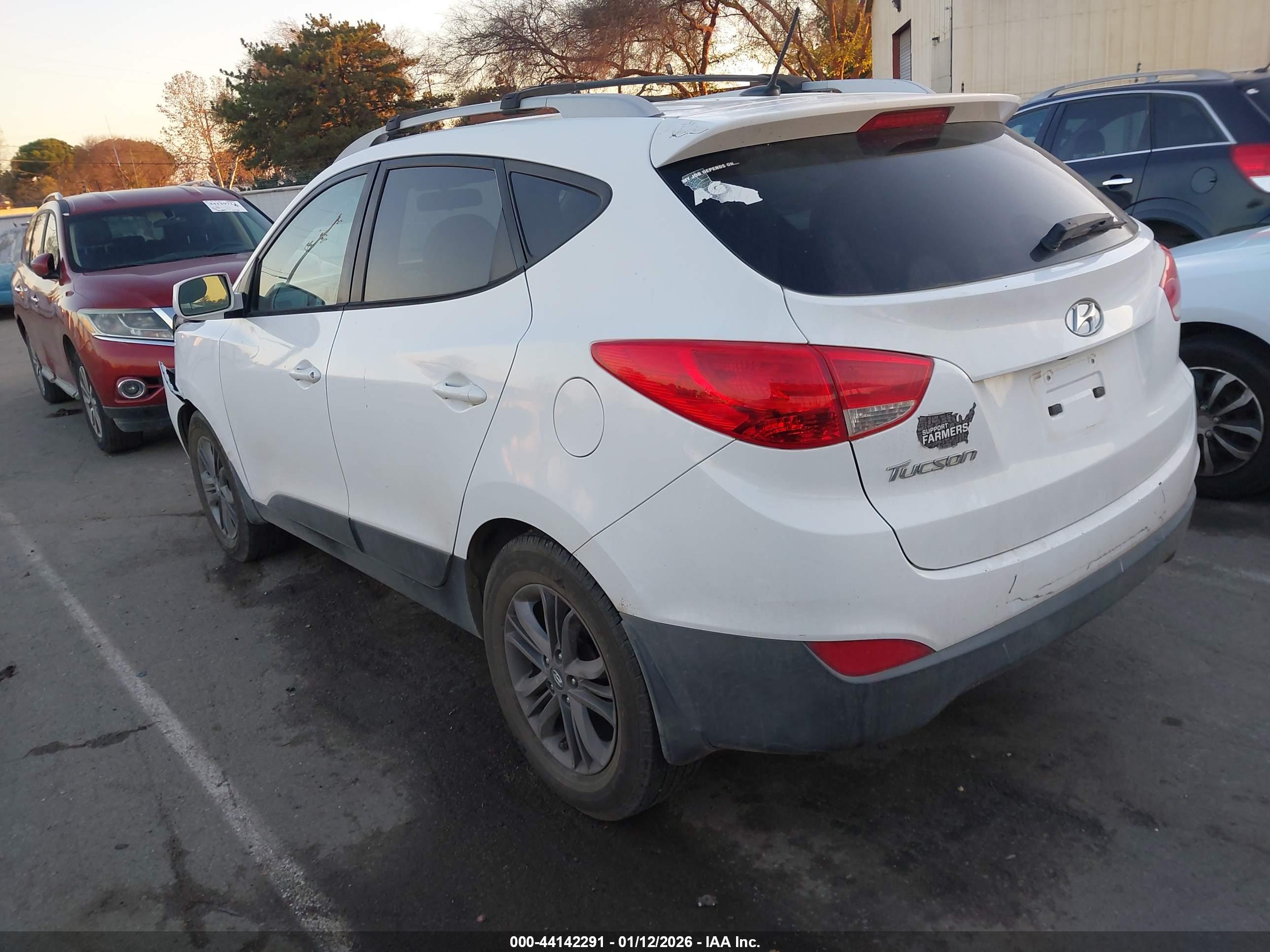 HYUNDAI TUCSON image 3