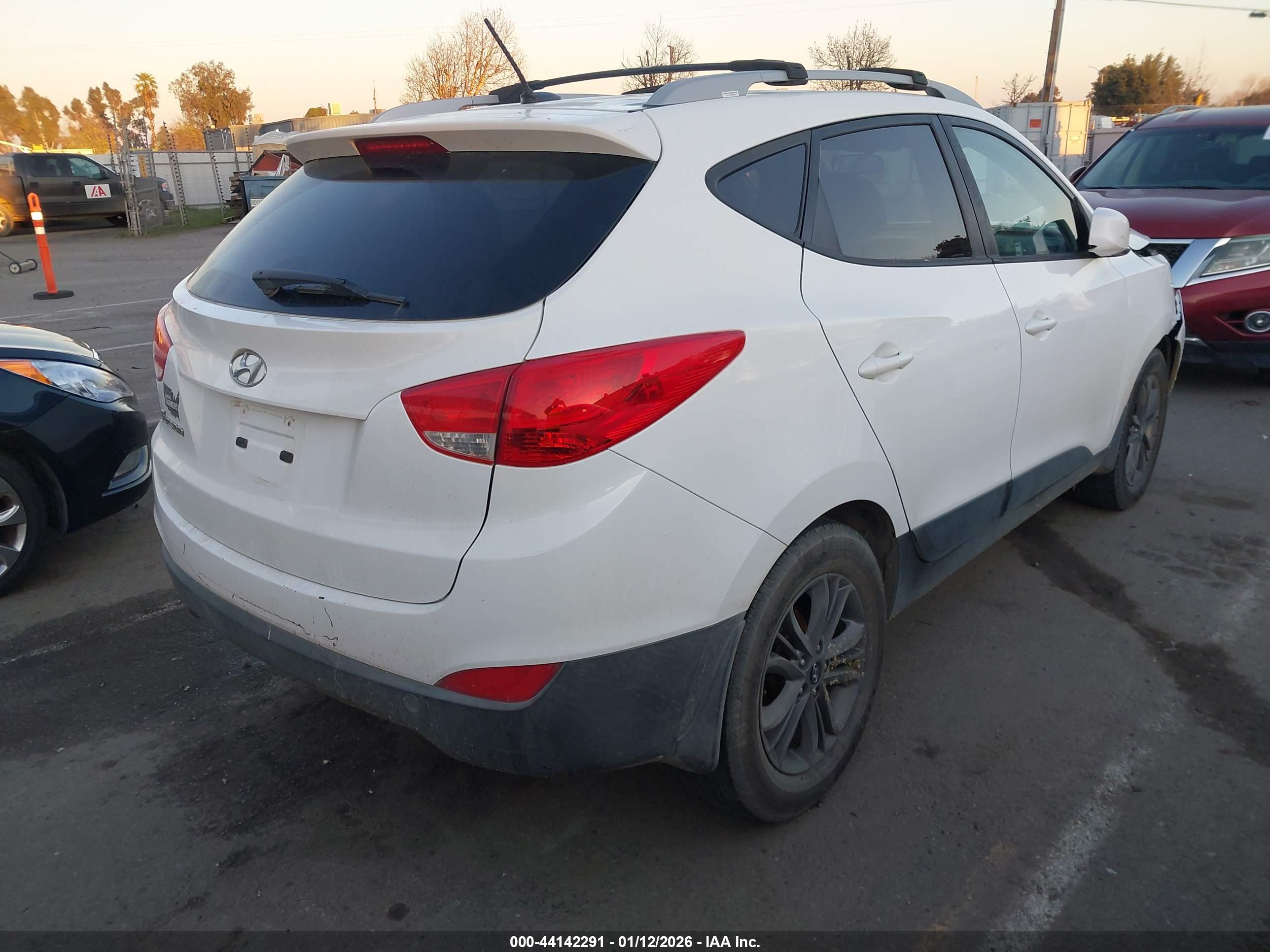 HYUNDAI TUCSON image 4
