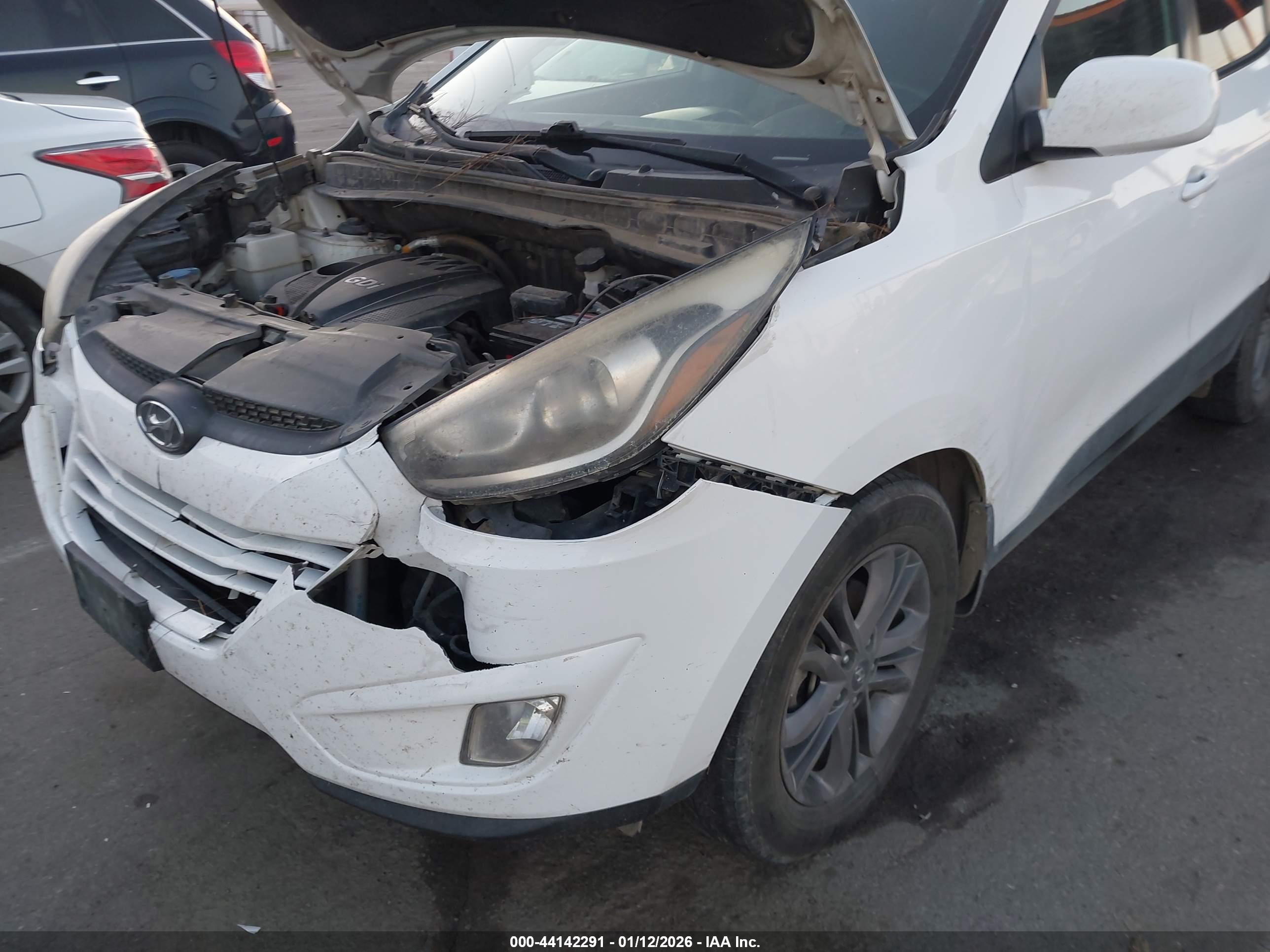HYUNDAI TUCSON image 6