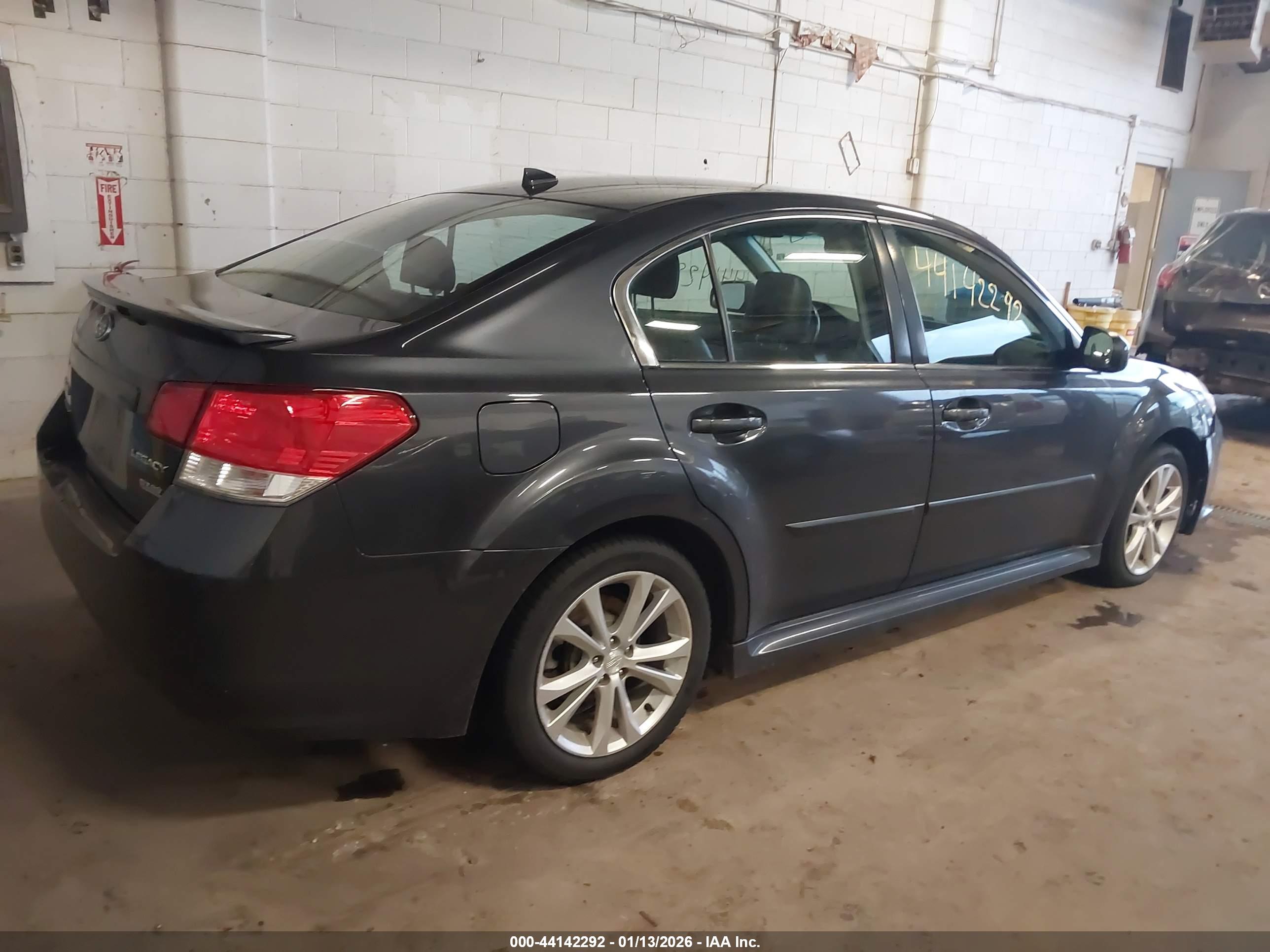 SUBARU LEGACY image 4