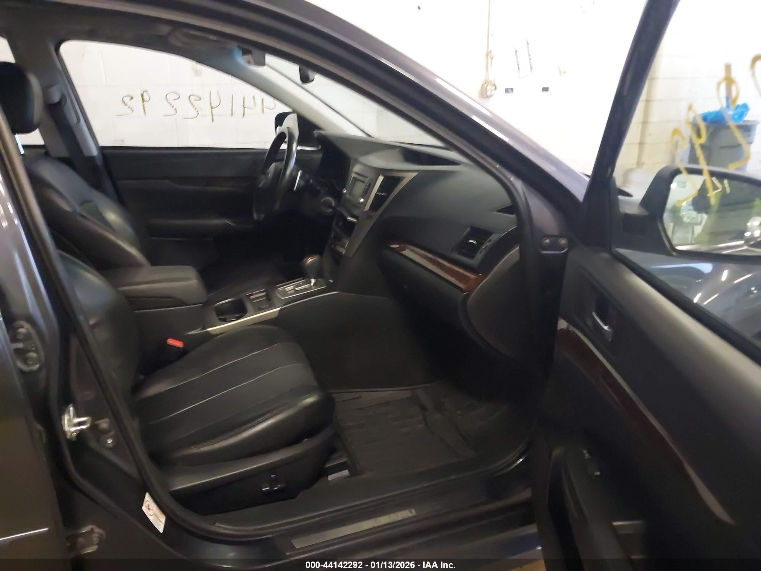 SUBARU LEGACY image 5