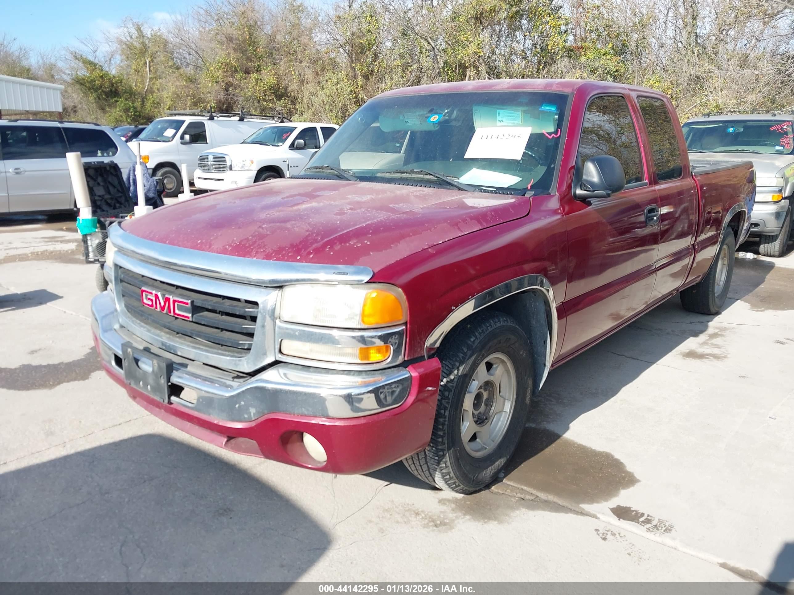 GMC SIERRA image 2