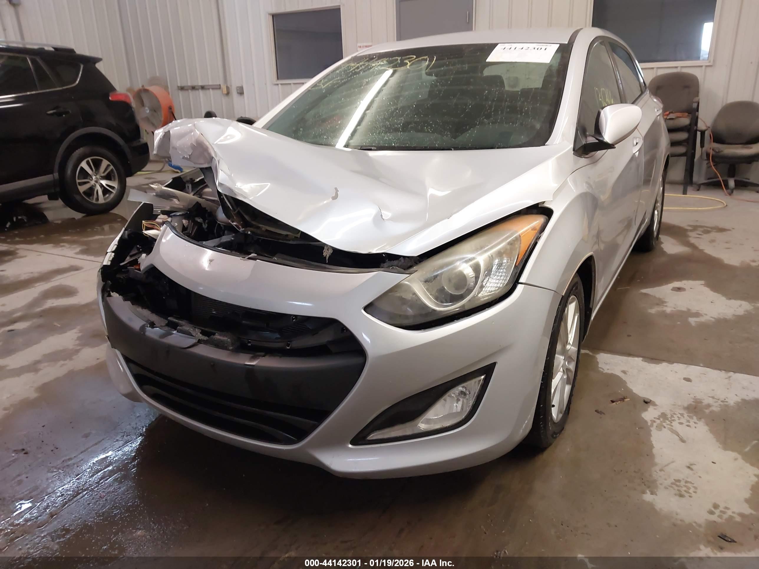 HYUNDAI ELANTRA image 2