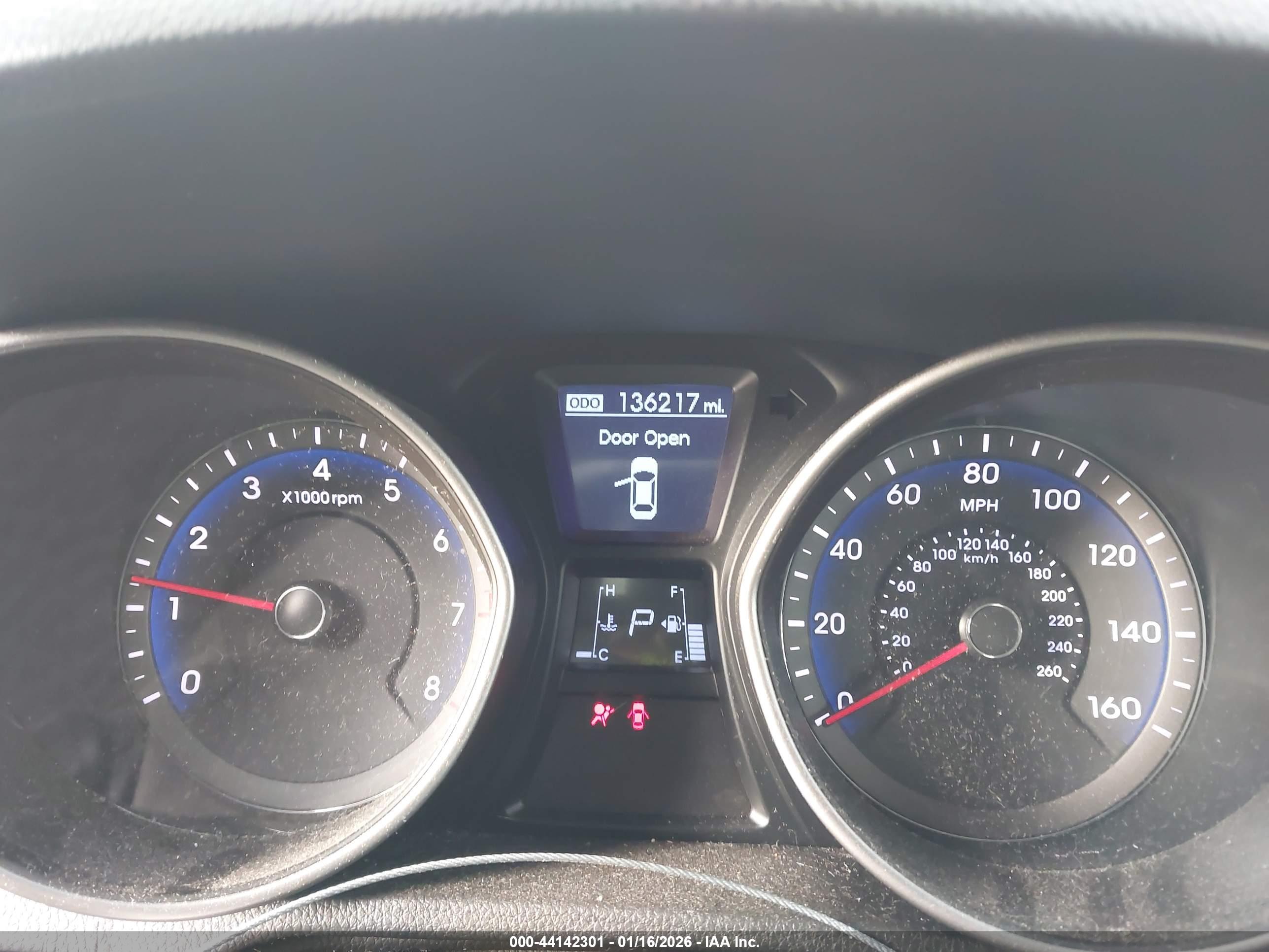 HYUNDAI ELANTRA image 7