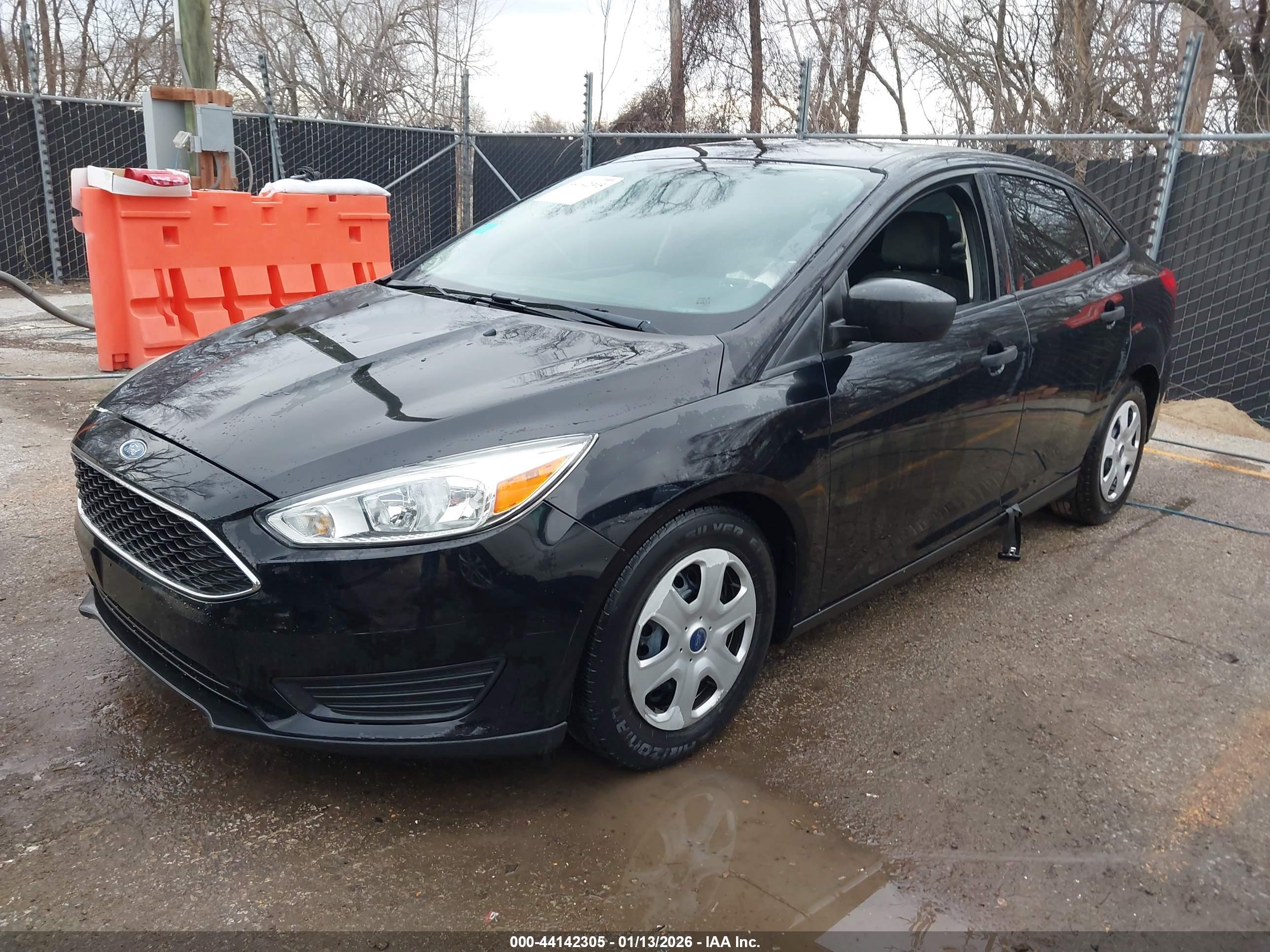 FORD FOCUS image 2