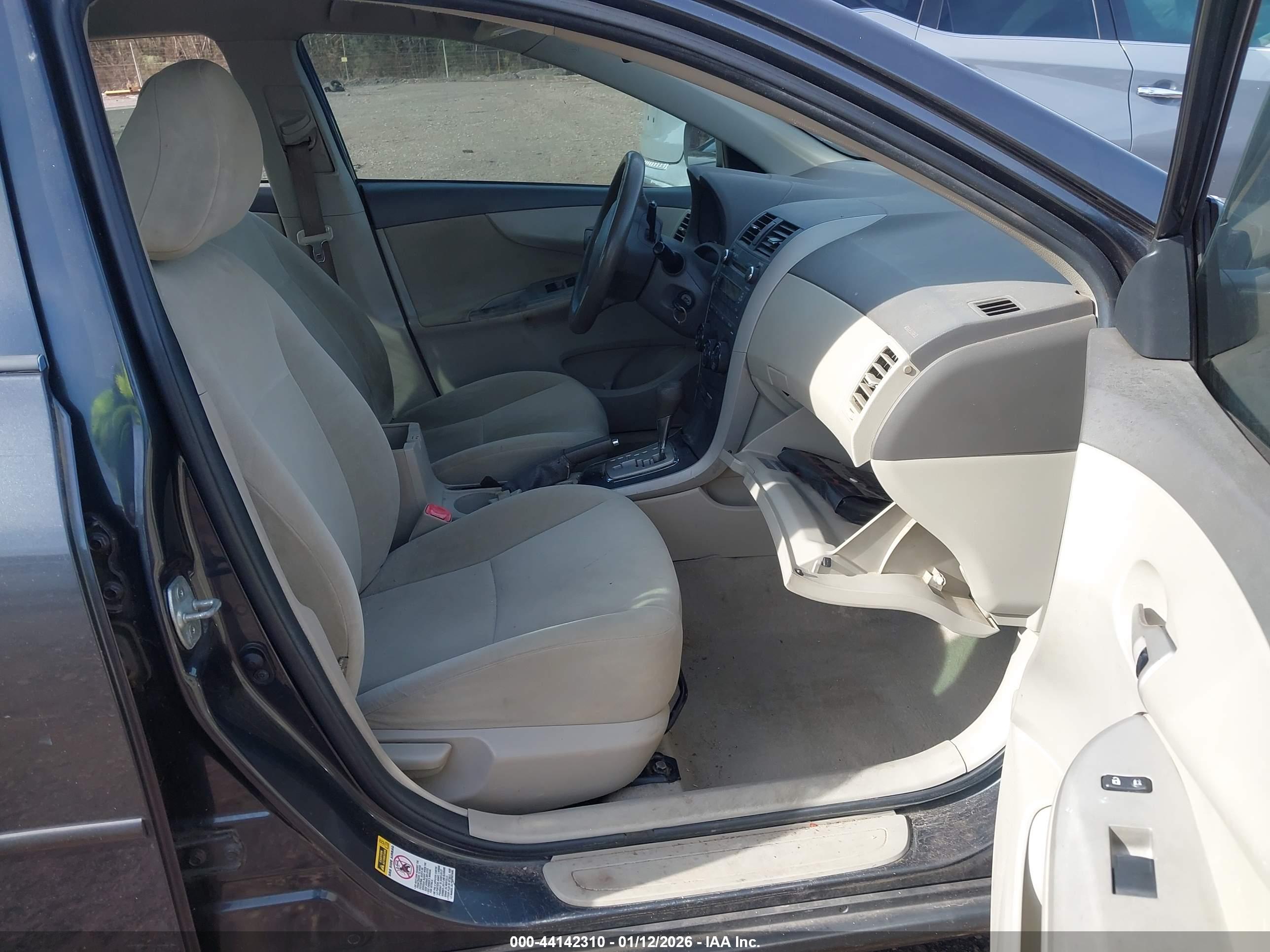 TOYOTA COROLLA image 5