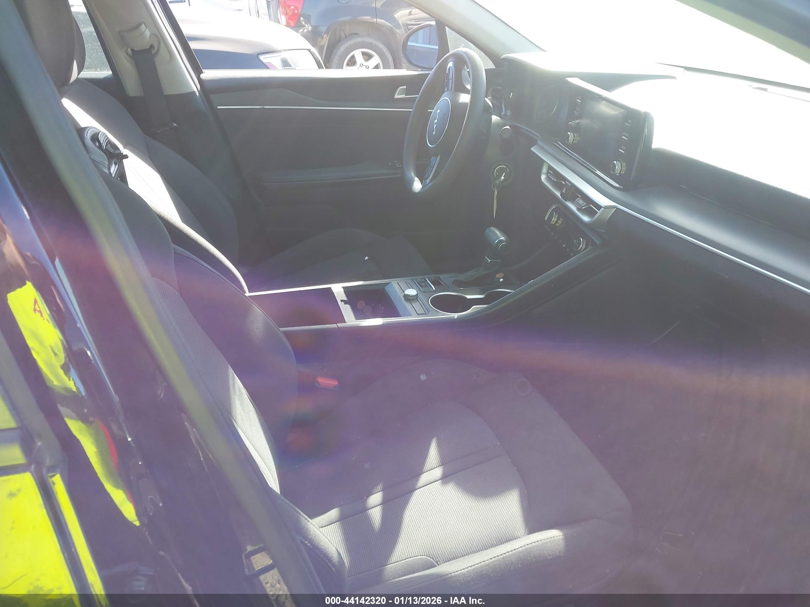 KIA K5 image 5