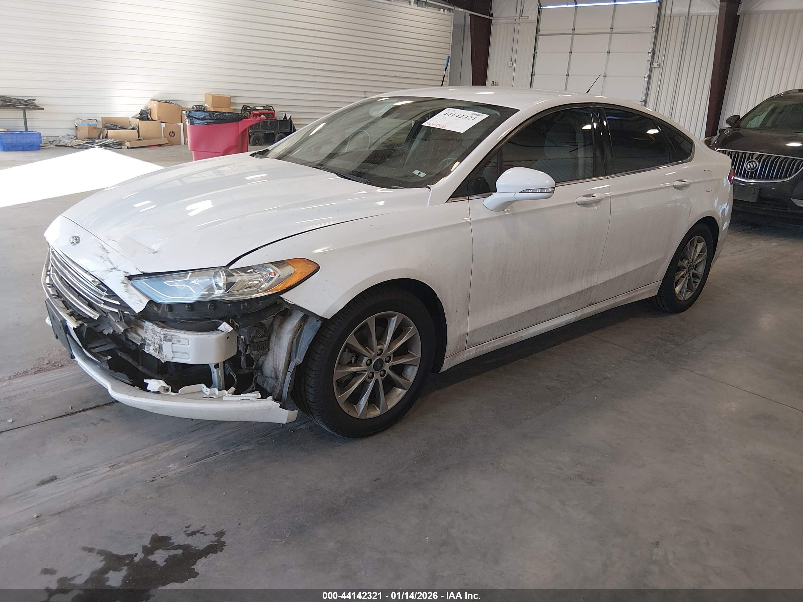 FORD FUSION image 2