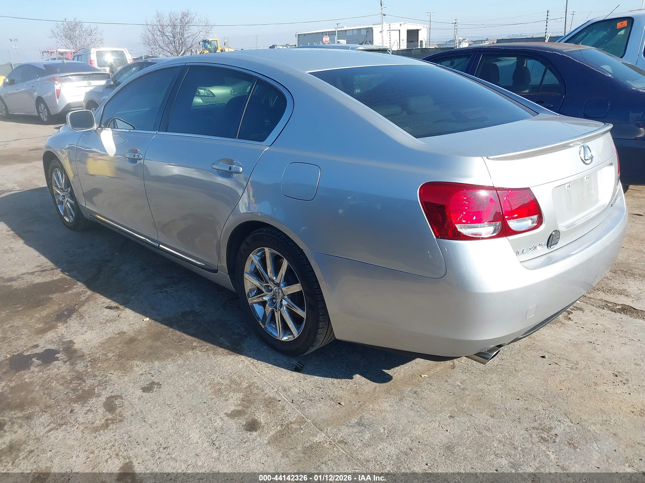 LEXUS GS image 3
