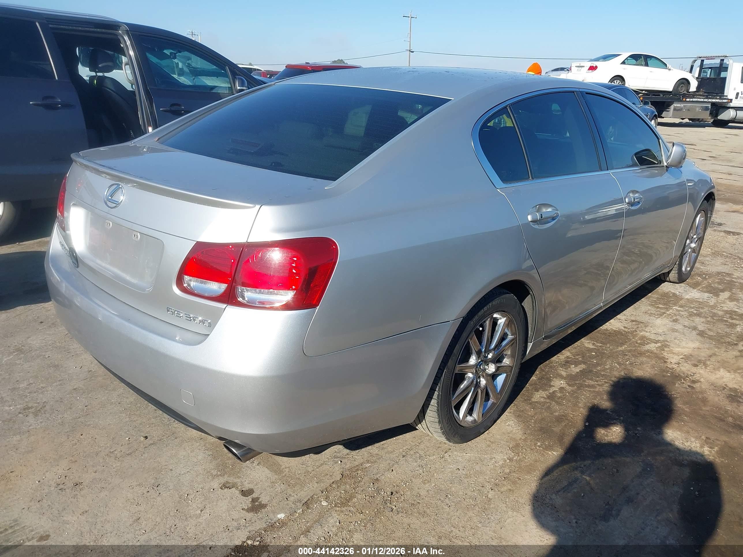 LEXUS GS image 4