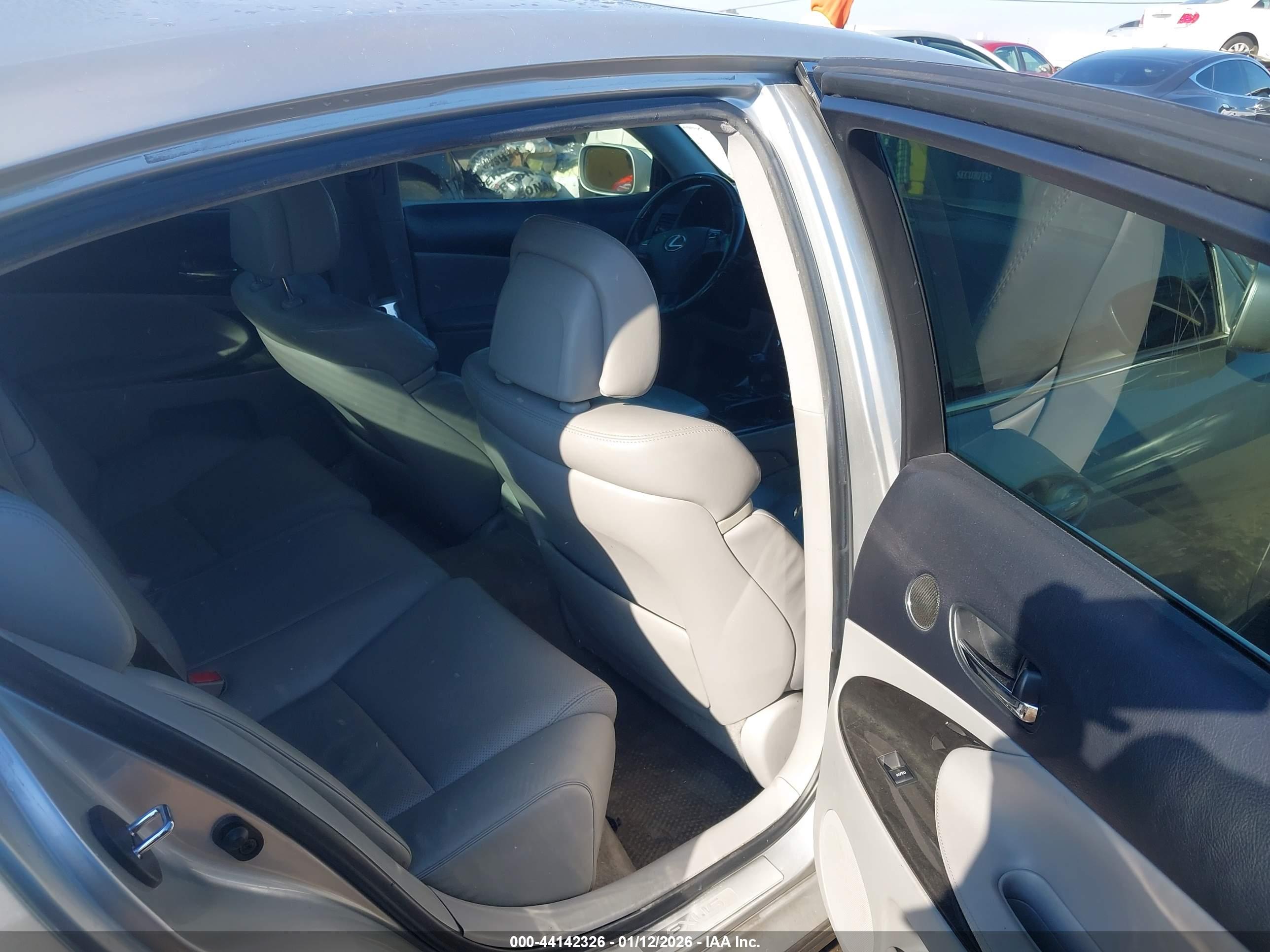 LEXUS GS image 8